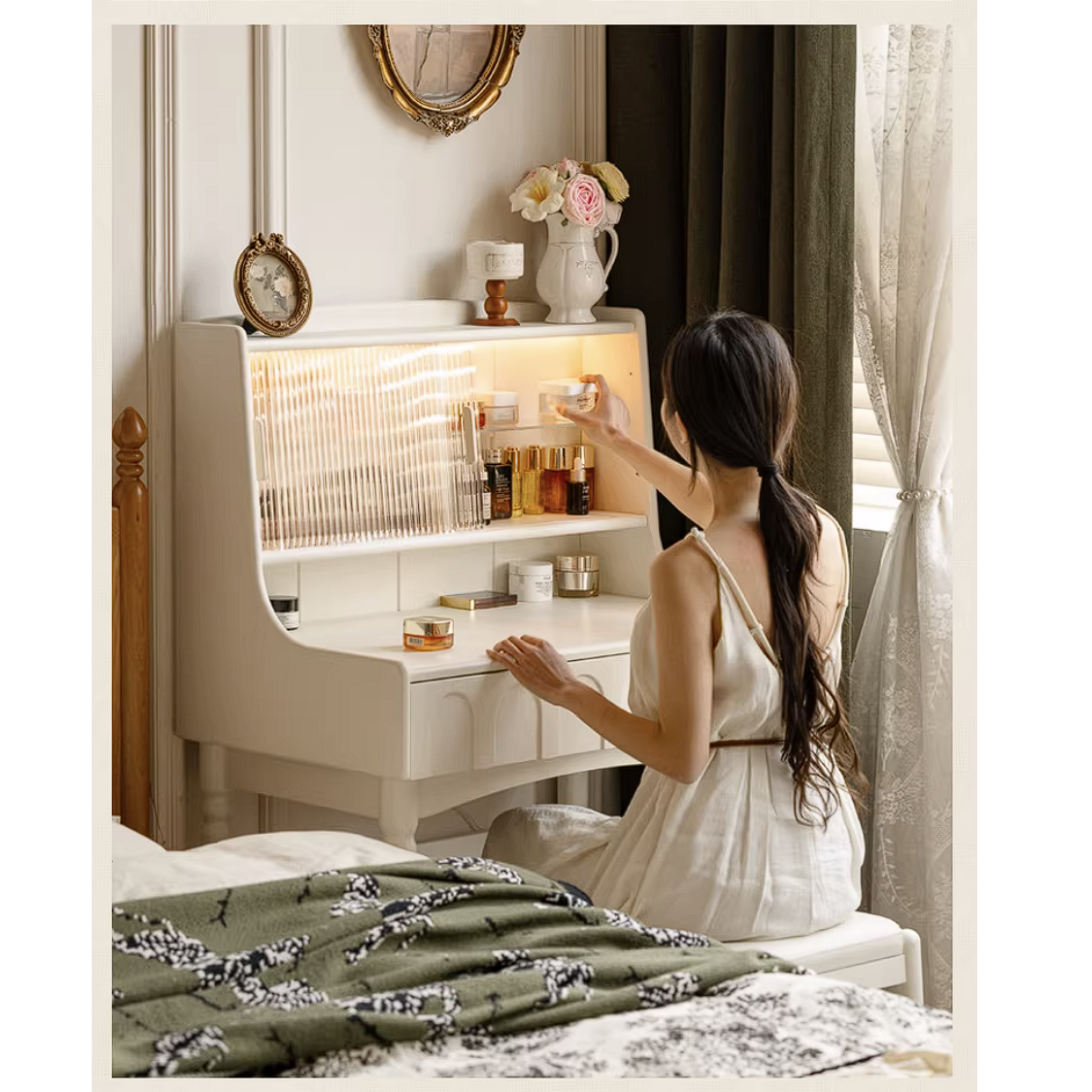 Rubberwood Solid Wood French Retro Vanity Desk with Lighted Storage Mirror and Drawers