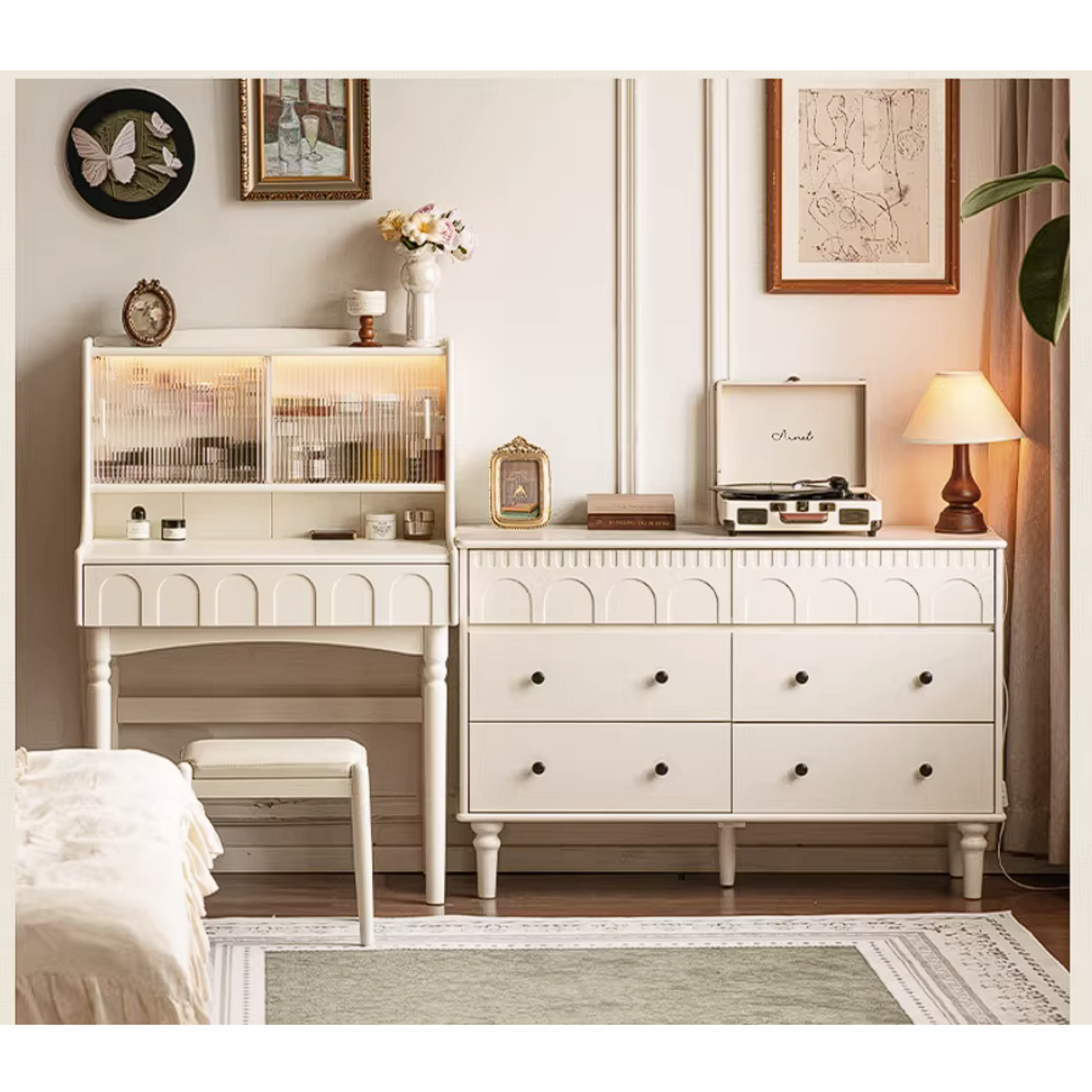 Rubberwood Solid Wood French Retro Vanity Desk with Lighted Storage Mirror and Drawers
