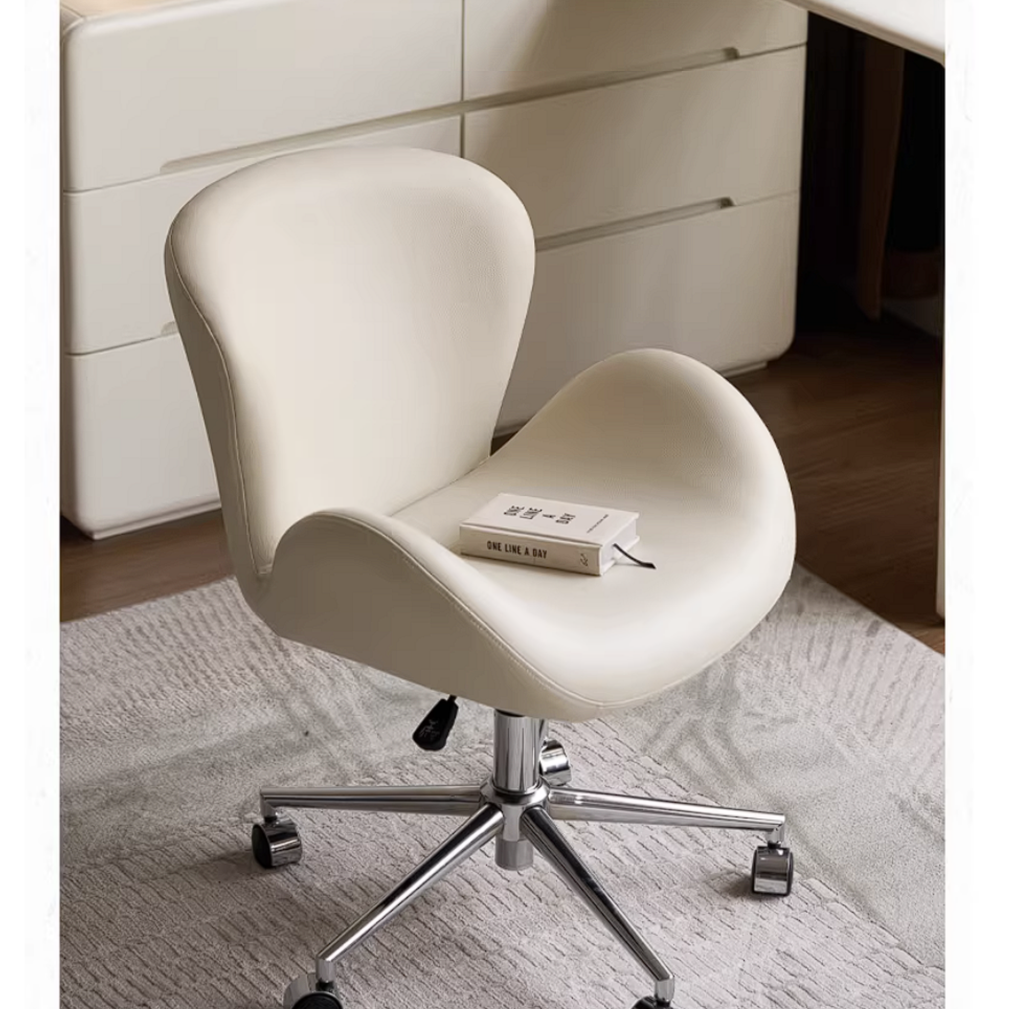Swan-Style Swivel Office Chair with Chrome Base