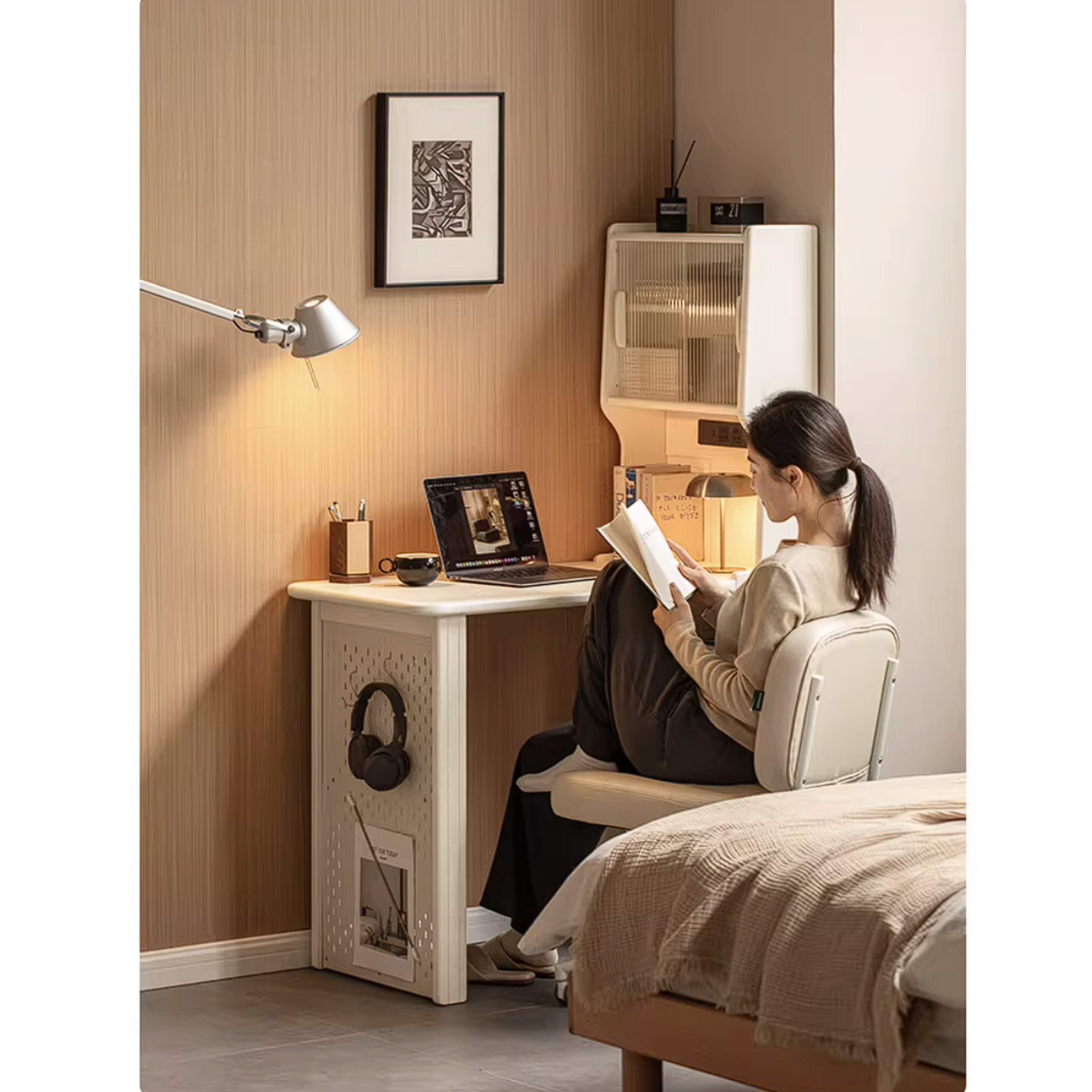 Rubberwood Solid Wood Convertible Vanity Desk with Multi-Functional Storage and Office Setup