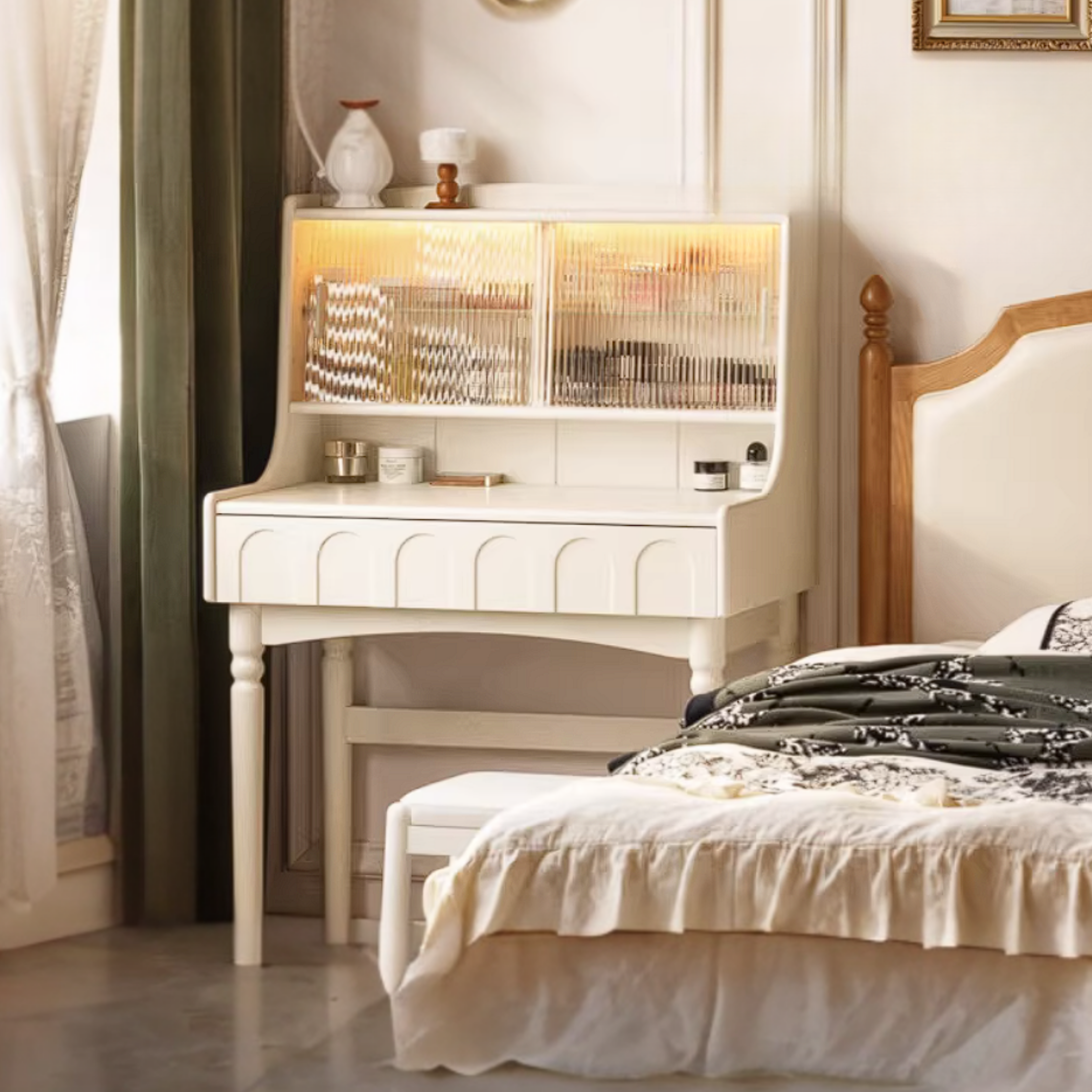 Rubberwood Solid Wood French Retro Vanity Desk with Lighted Storage Mirror and Drawers