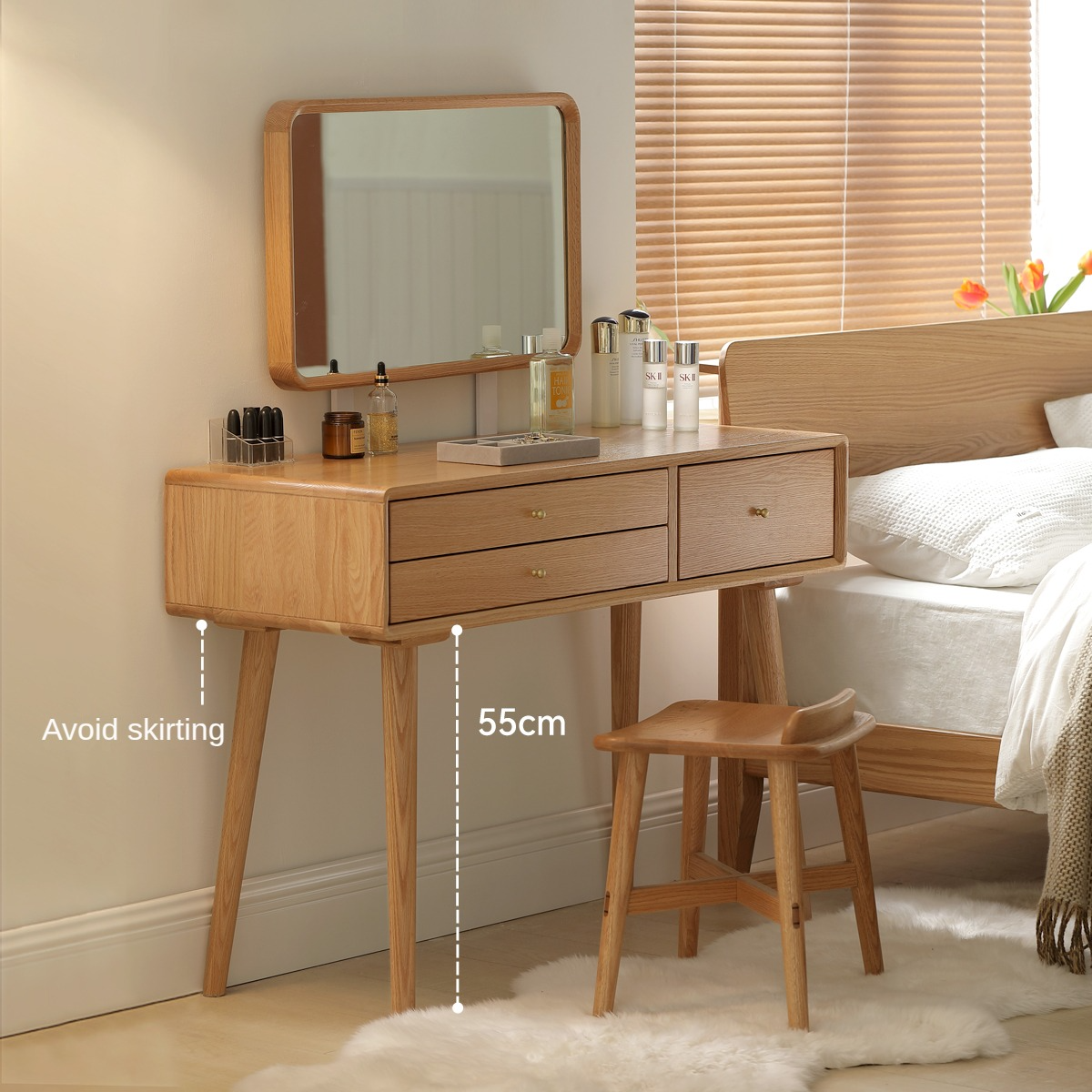 Oak Solid Wood Modern Dressing Table With Mirror.