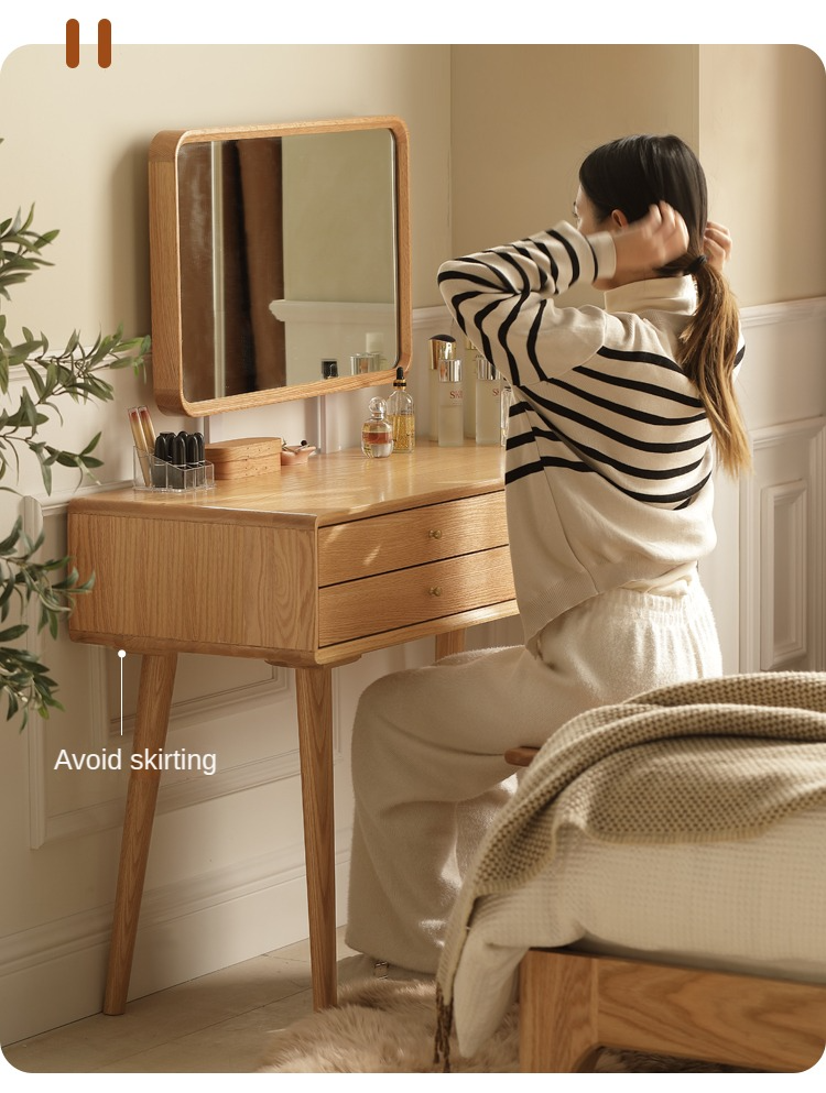 Oak Solid Wood Modern Dressing Table With Mirror.