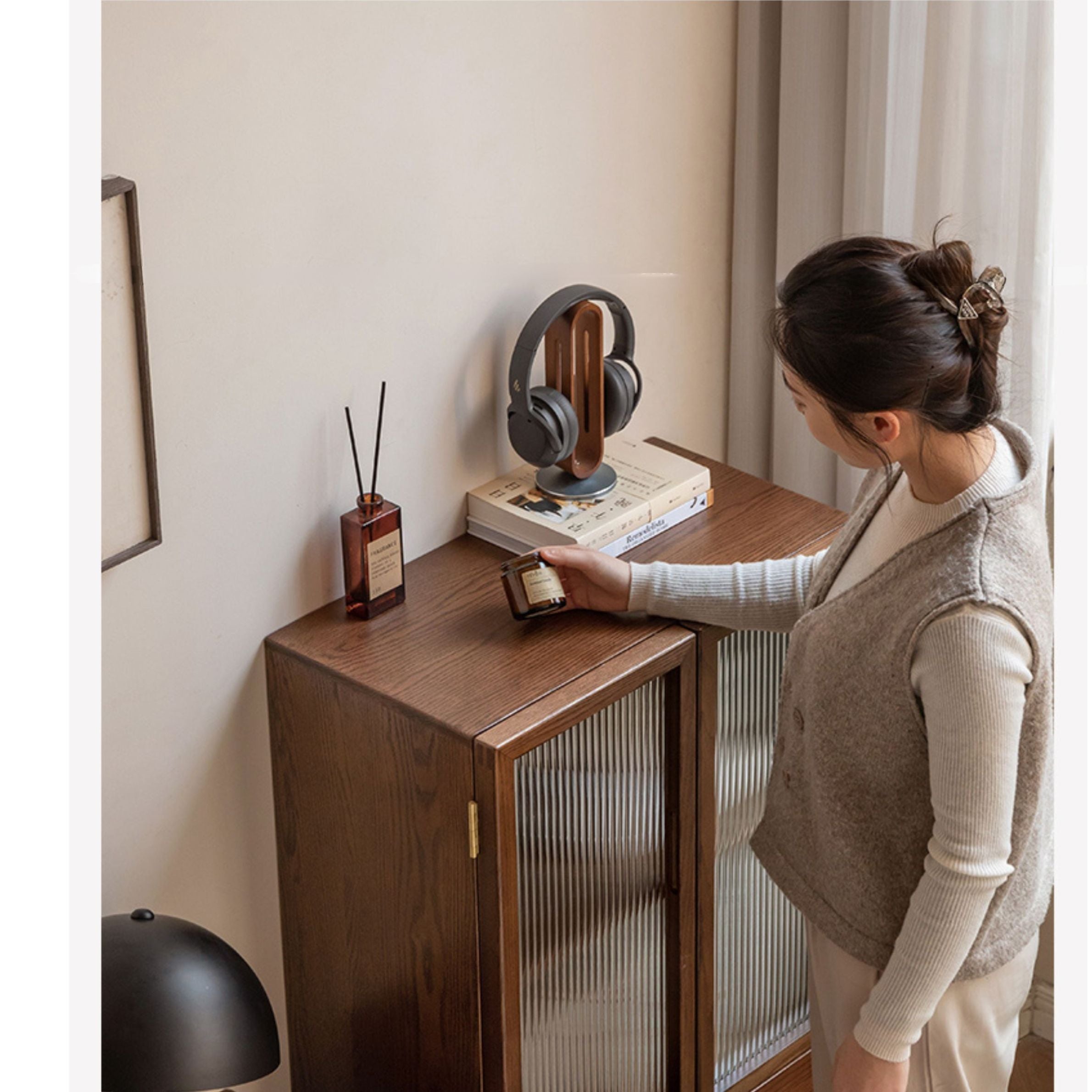 Oak Solid Wood Modern Side Cabinet.