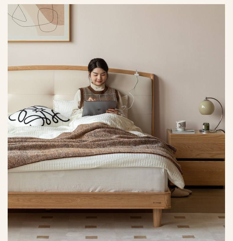 Oak Solid Wood Bed — Simple Style with Multifunctional Upholstered Design