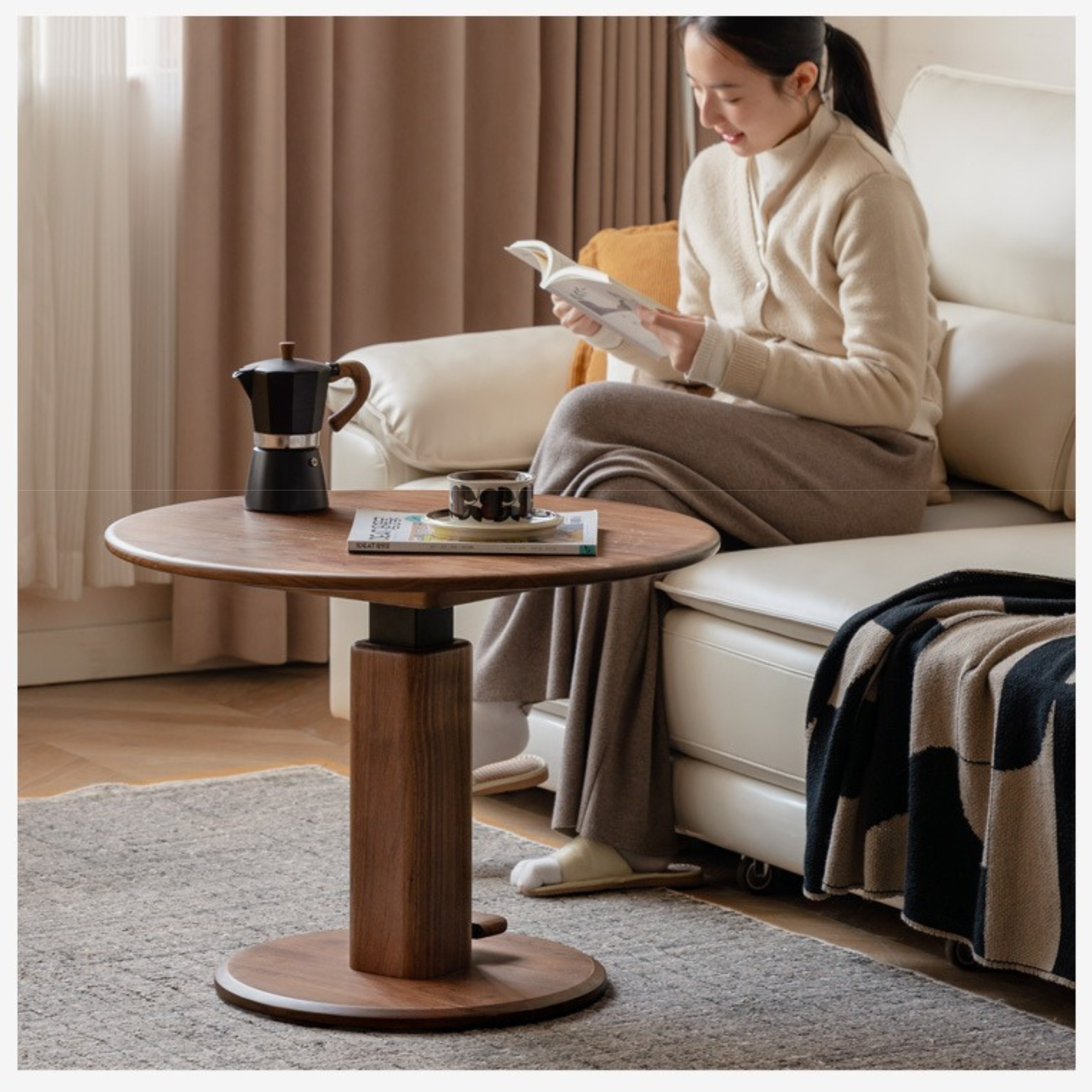 Black Walnut, Golden Sandalwood, Oak Round Solid Wood Coffee Table