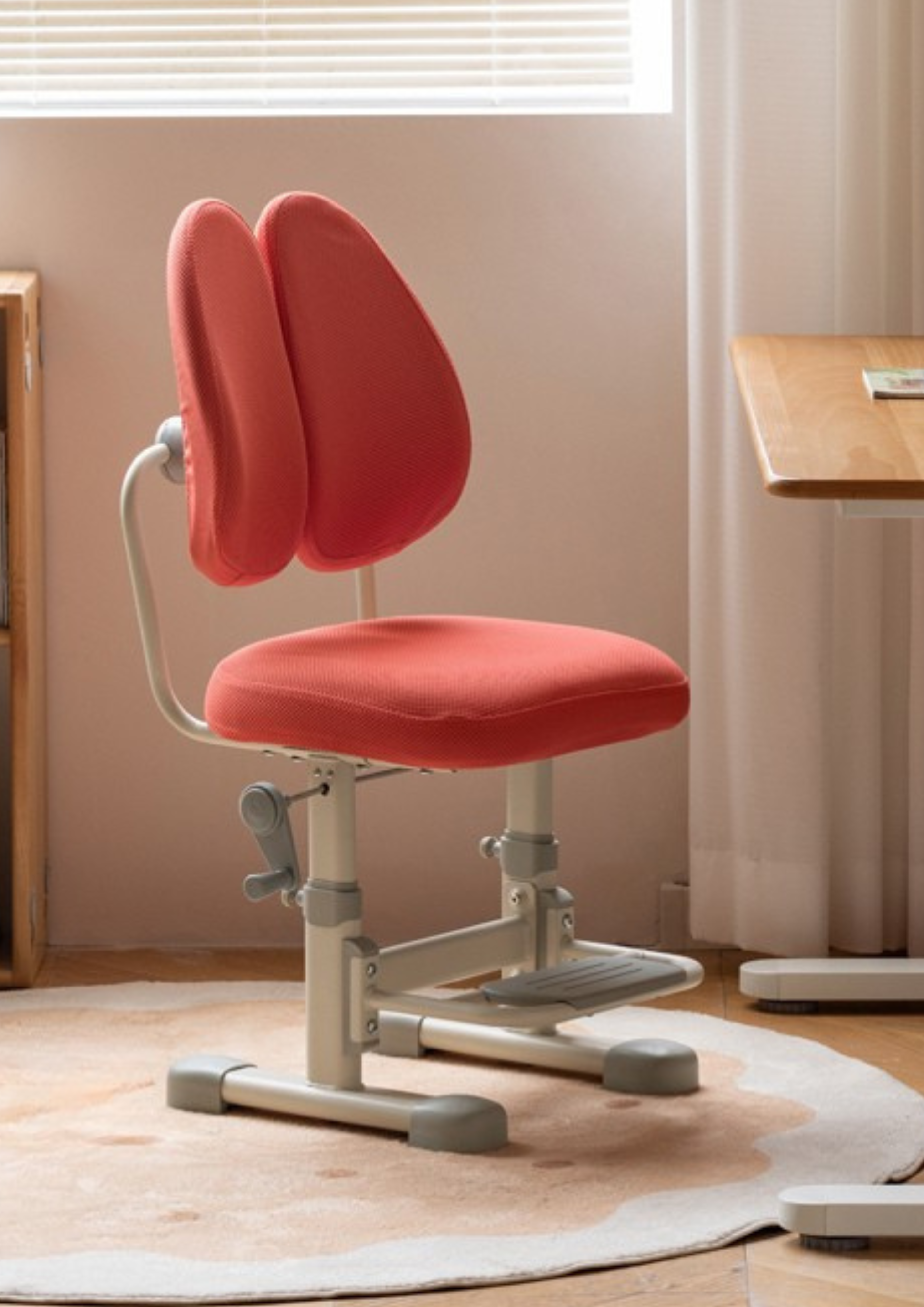 Adjustable Hand-cranked Height Chair