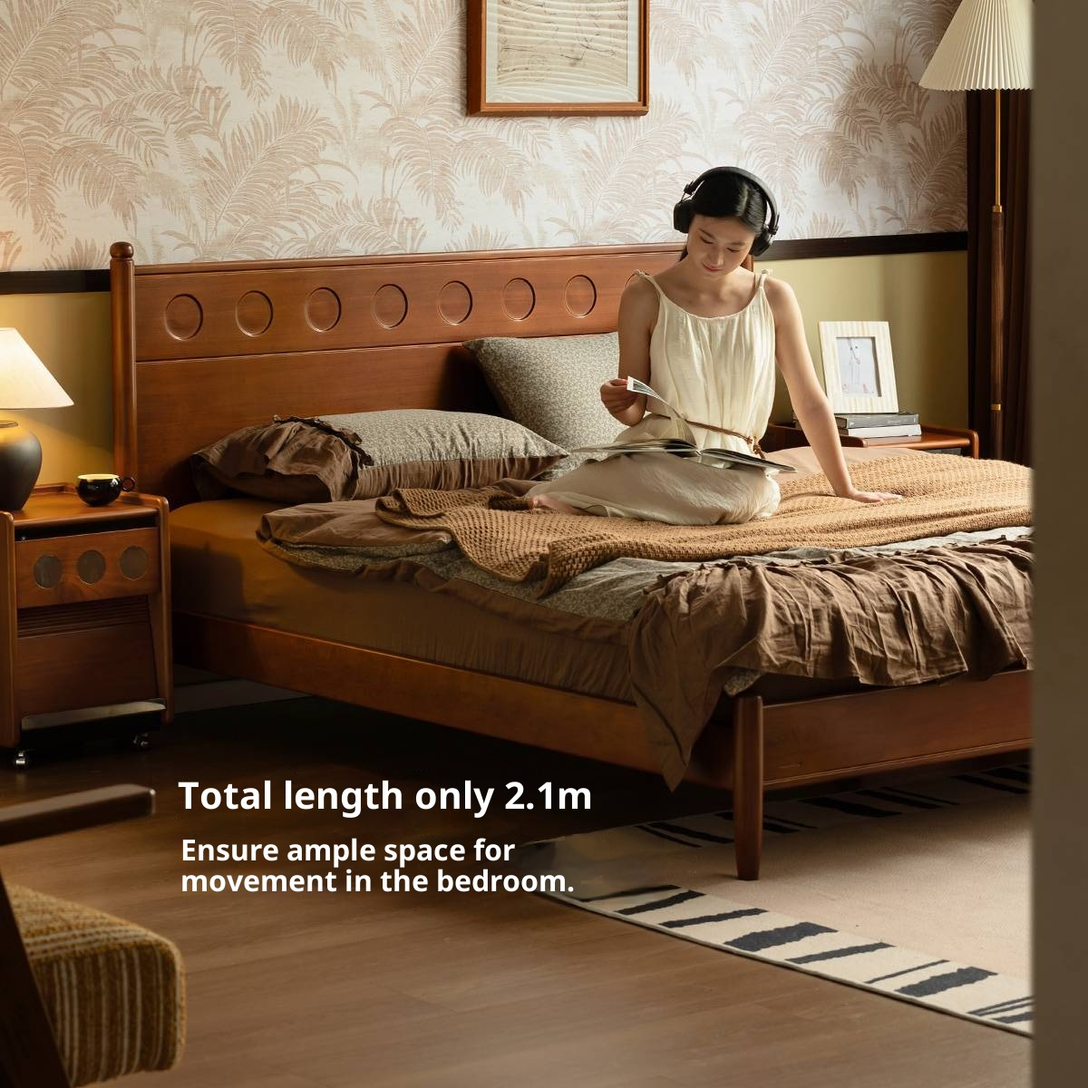 Poplar Solid Wood Bed, Bauhaus Vintage Style