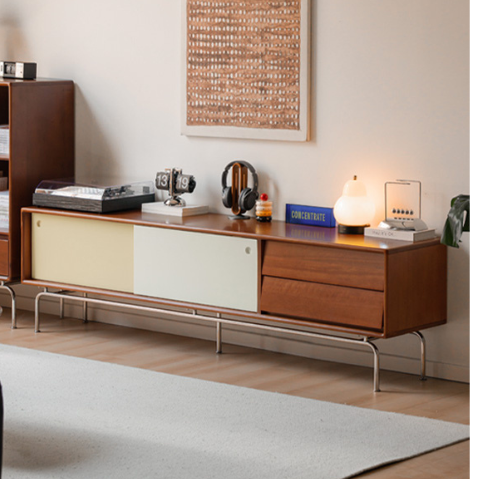 Poplar Solid Wood Large Capacity Floor TV Cabinet
