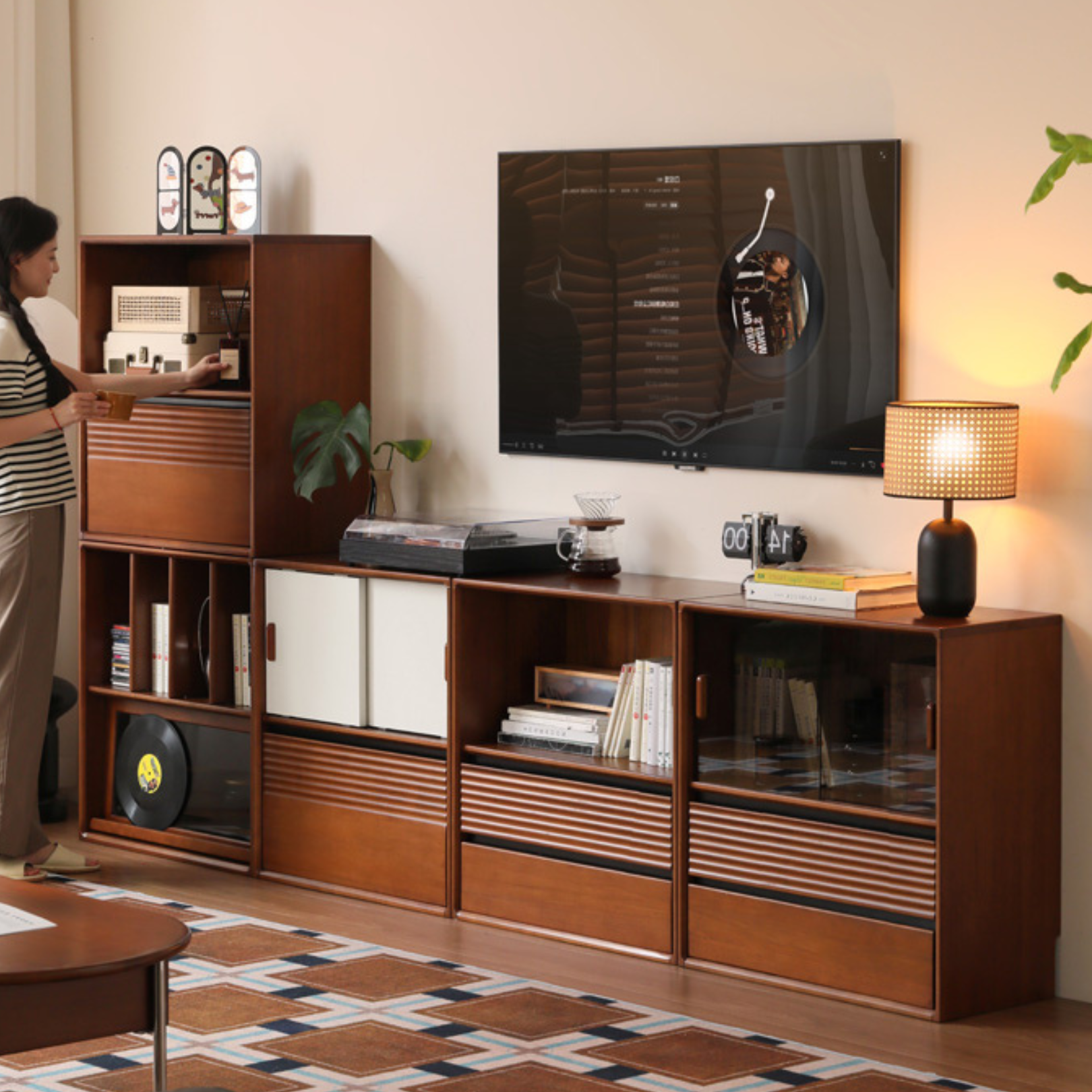 Poplar Solid Wood Antique Style Partition Bookcase