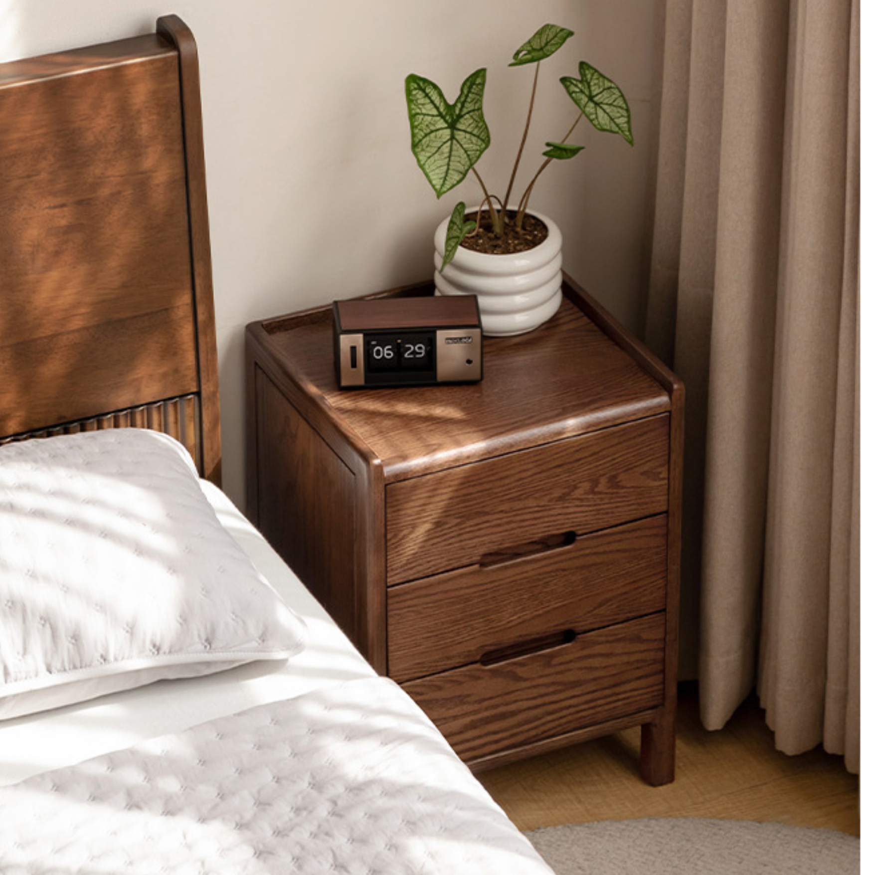 Oak Solid Wood, Solid Rubberwood Nordic Style Nightstand