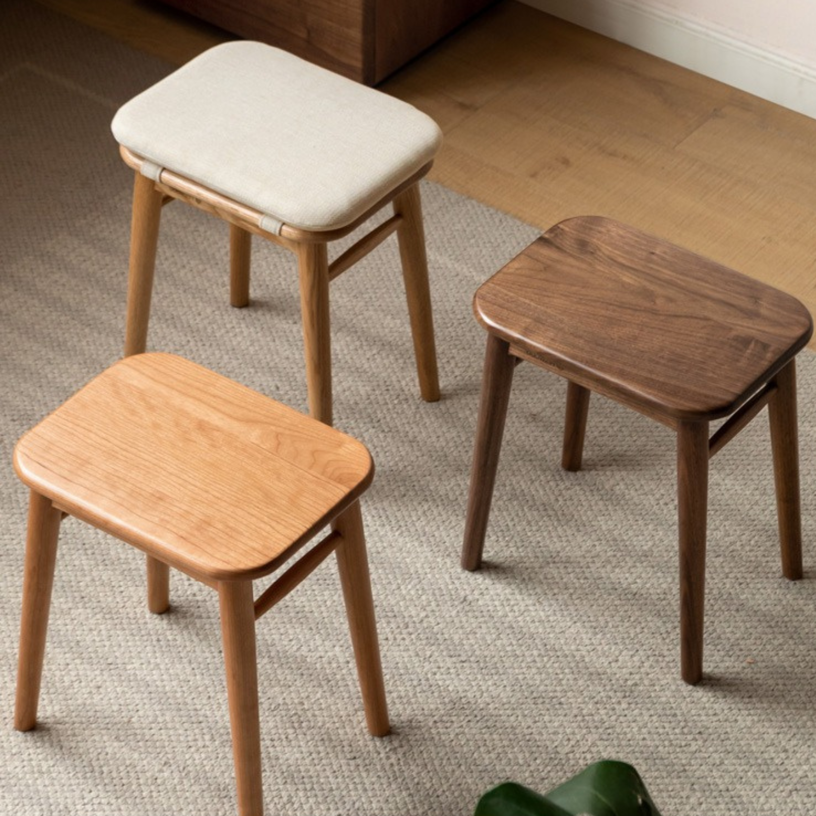 Black Walnut, Oak, Cherry, Sandalwood, Solid Rubberwood Light Luxury Makeup Stool