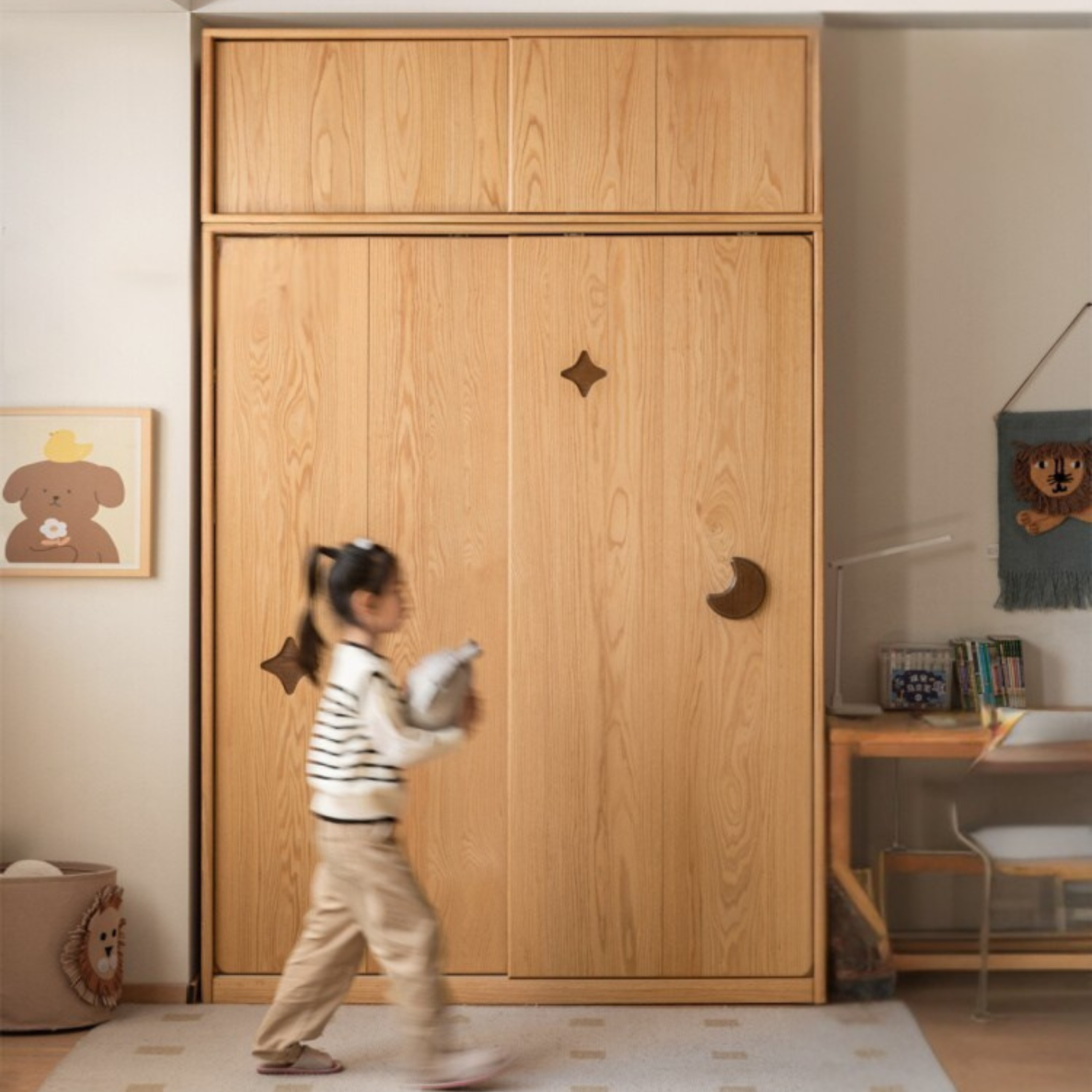 Oak Solid Wood Children's Sliding Door Wardrobe.