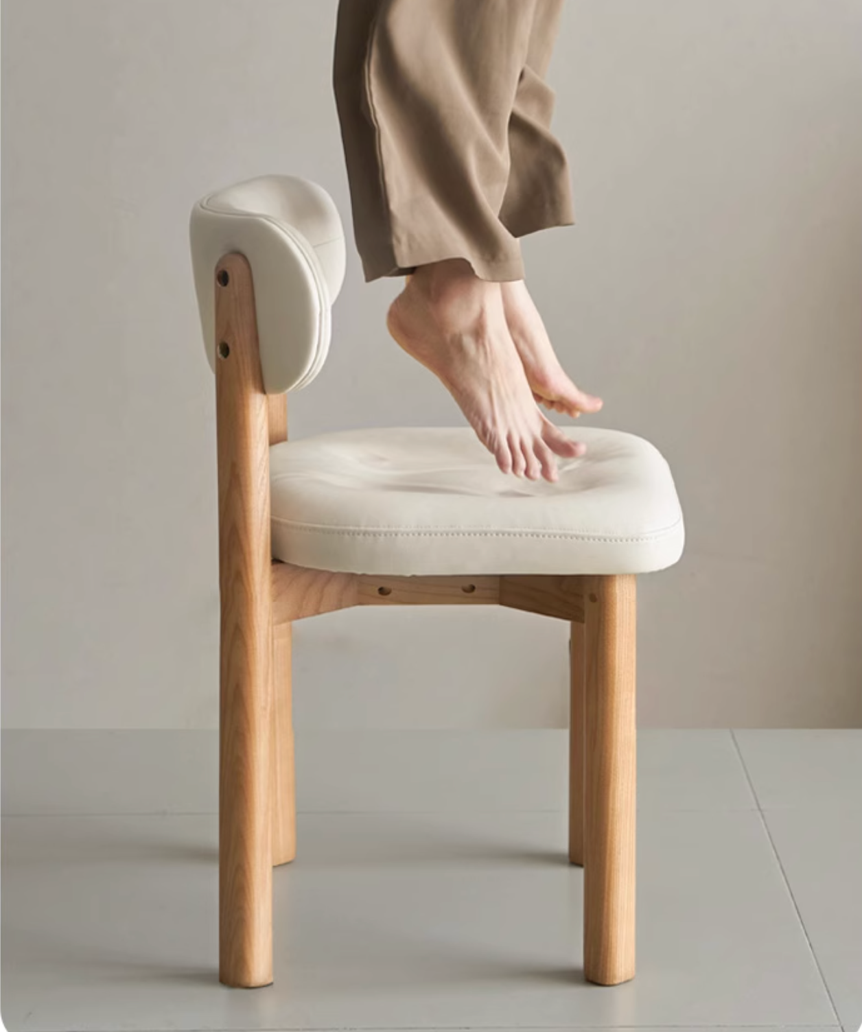 Ash Solid Wood Modern Style Makeup Chair