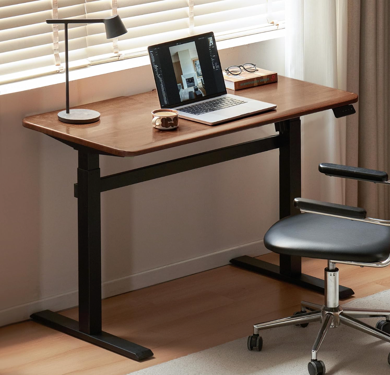 Rubberwood electric Height Adjustable Desk