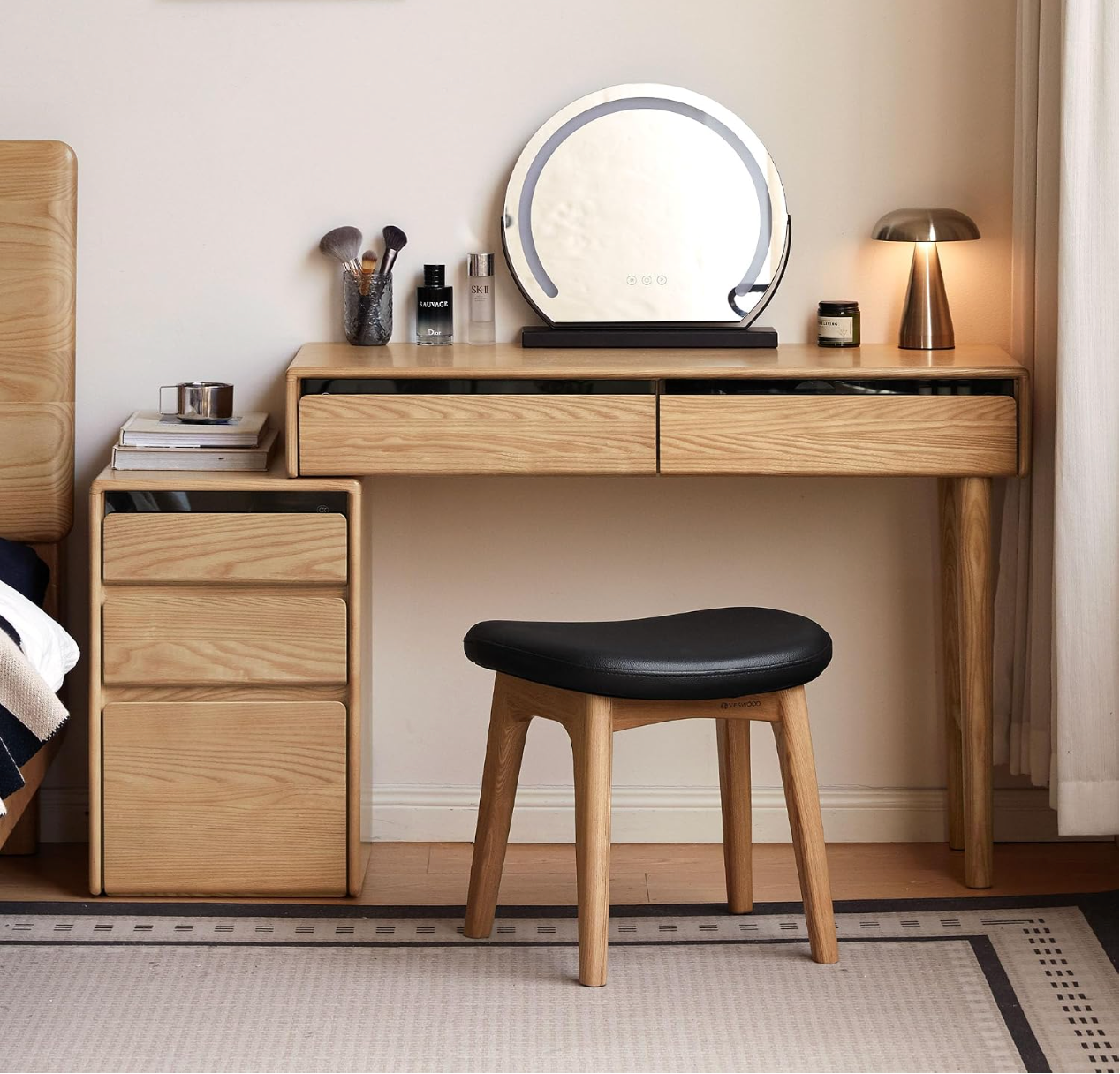 Oak Solid Wood Retractable Modern Vanity Table