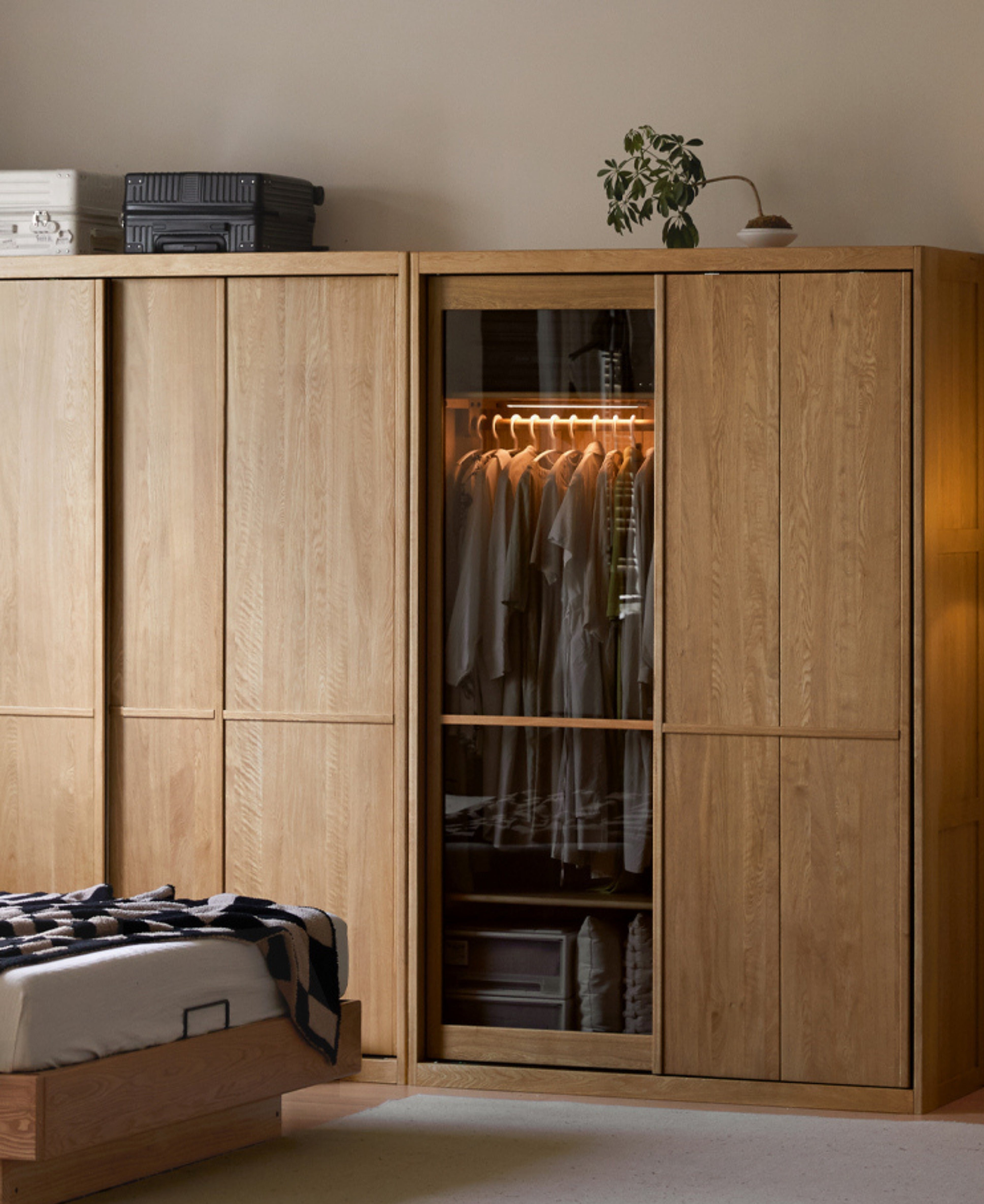 Oak Solid Wood Modern Double Door Wardrobe