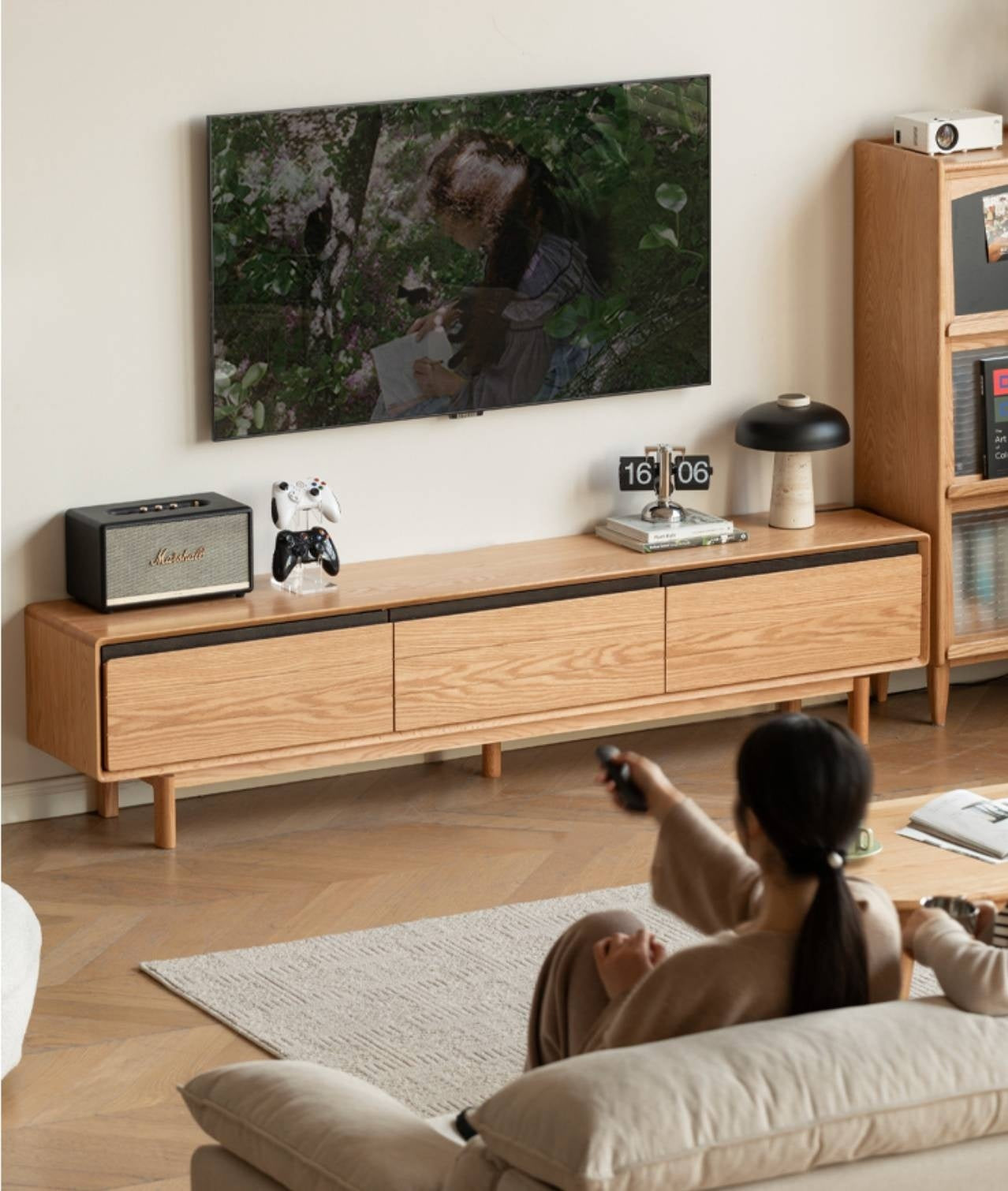 Oak Solid Wood Modern TV Cabinet.