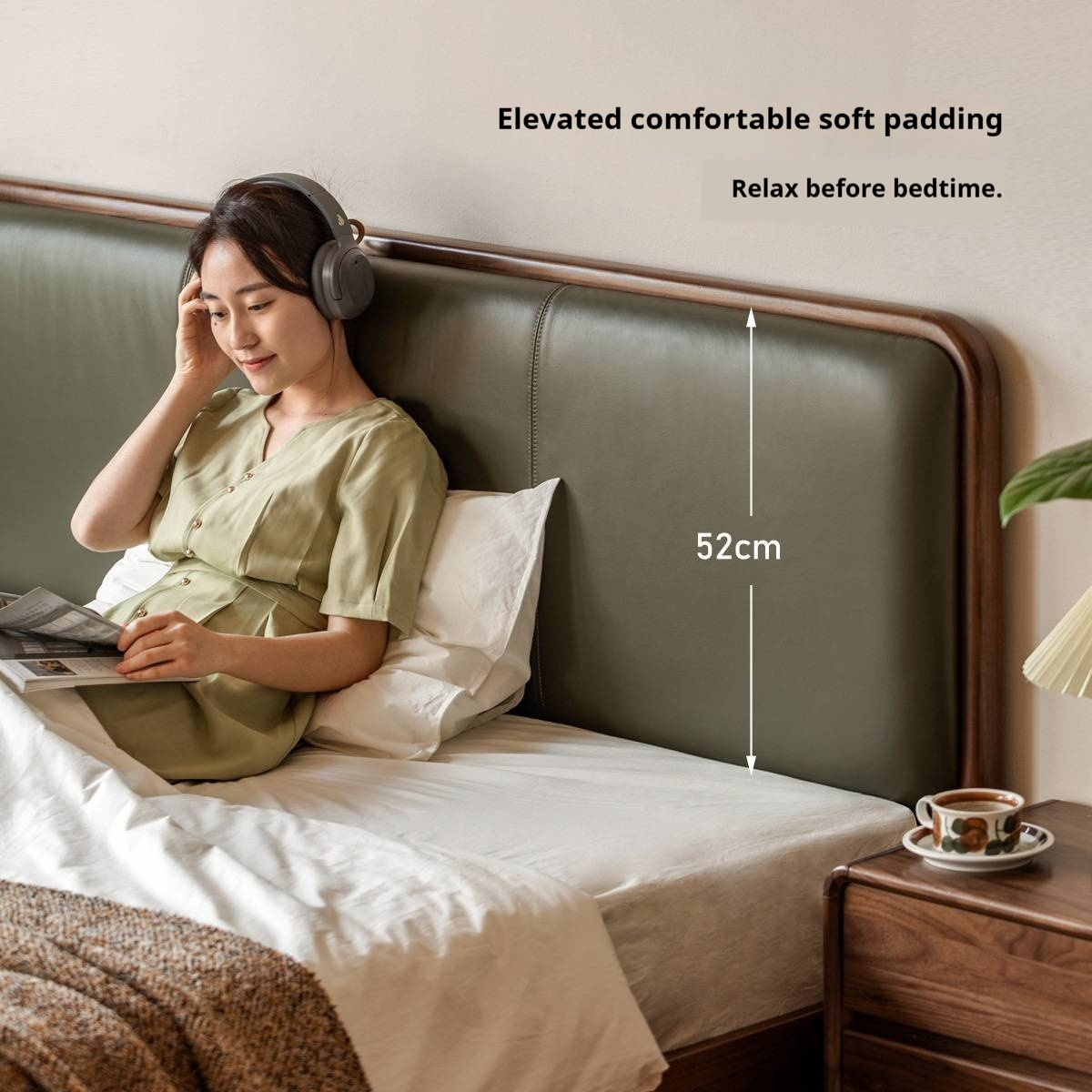 Black Walnut, Beech Solid Wood Retro Upholstered Large Bed