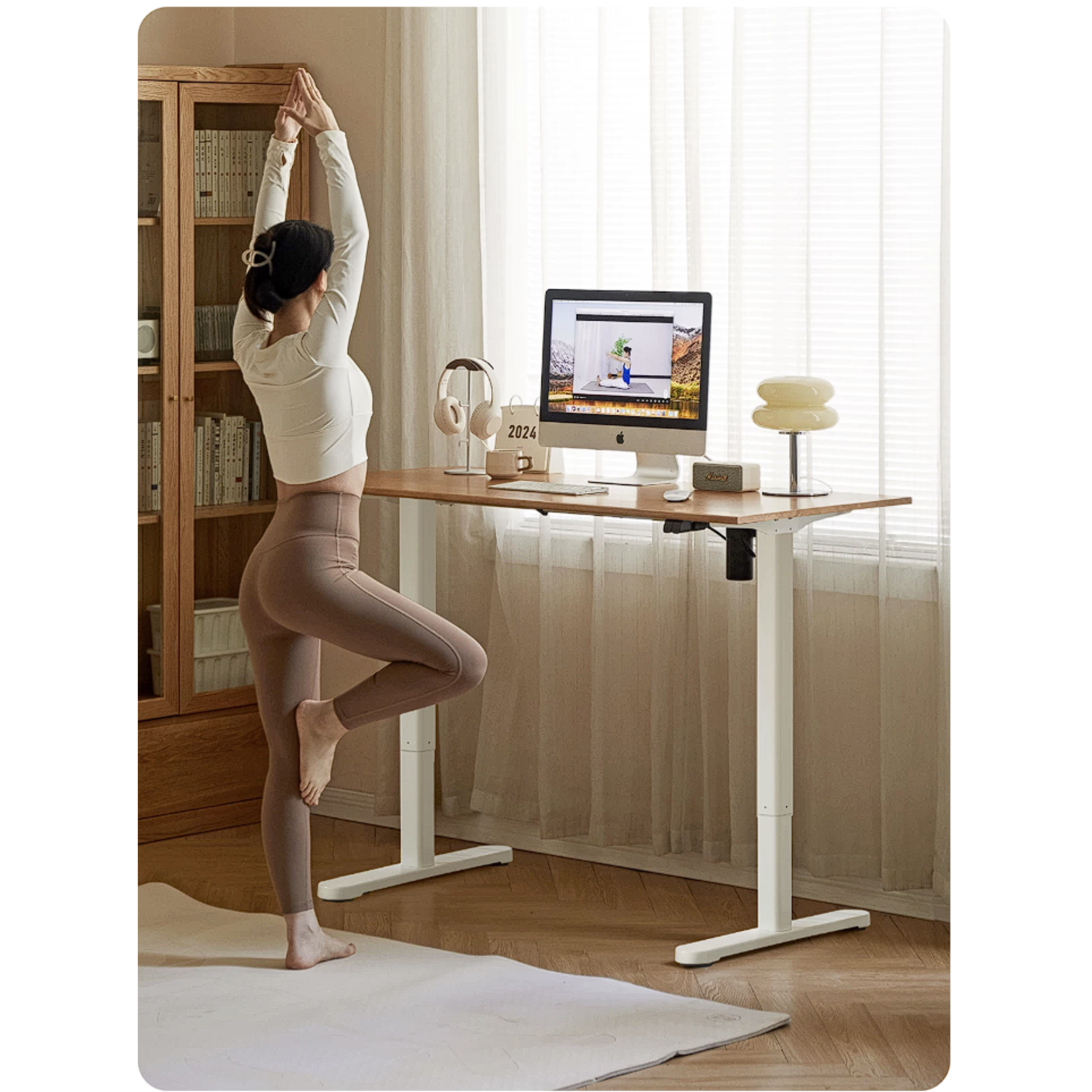 Oak Solid Wood, Rubberwood Electric Height Adjustable Standing Desk with Memory Presets