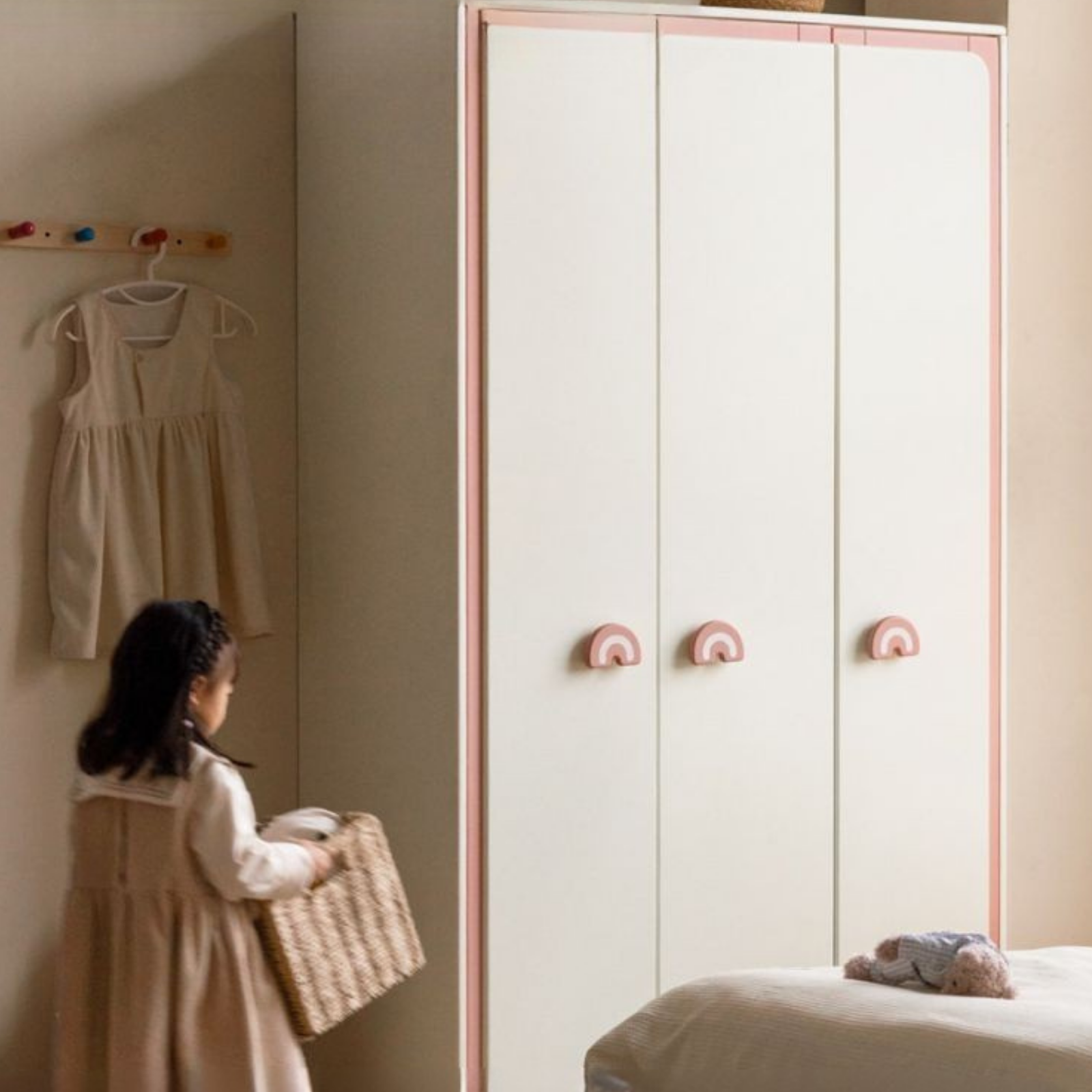 Solid RubberWood Kids Modular Wardrobe Closet with Multi-Size Storage Options