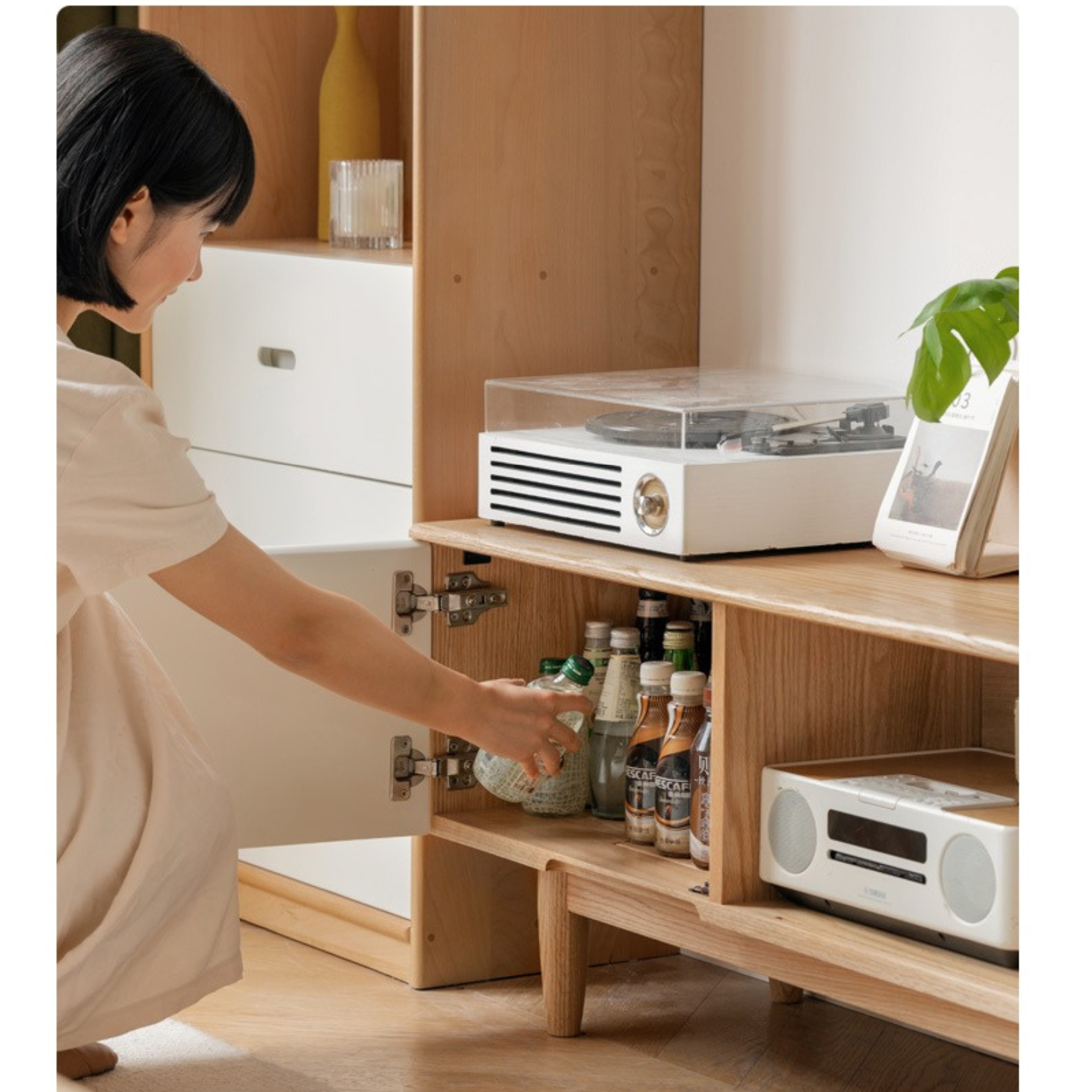 Oak Solid Wood Modern Storage TV Cabinet.