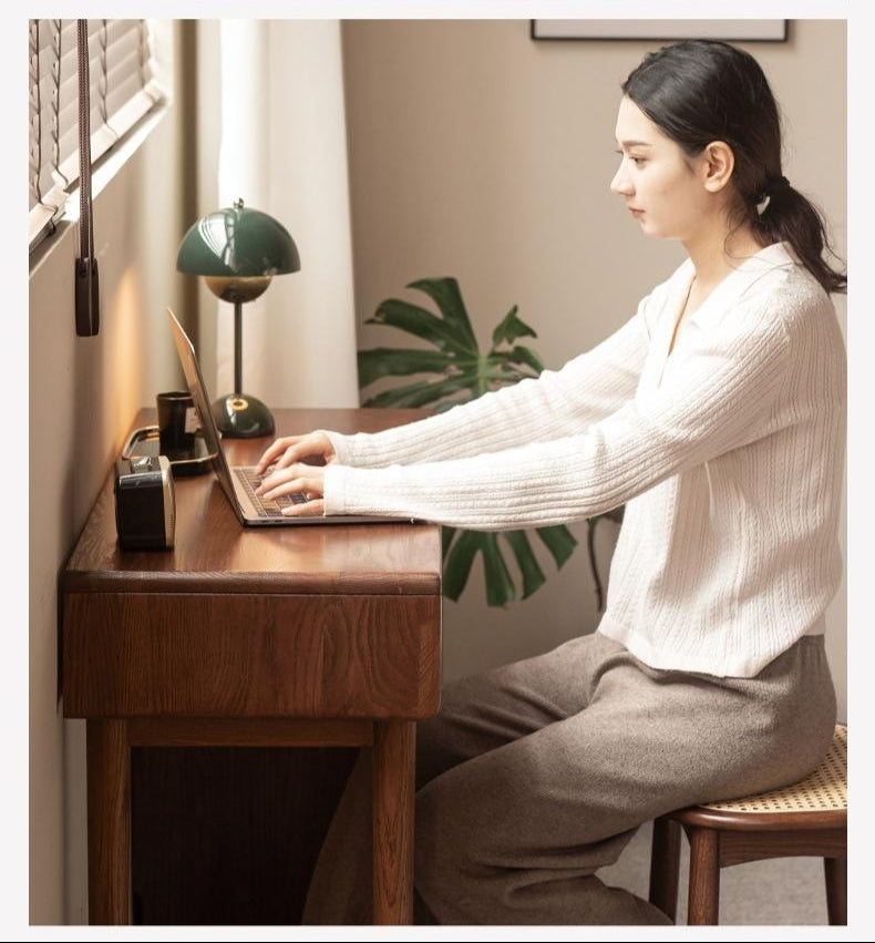 Oak Solid Wood Retractable Modern Dressing Table.