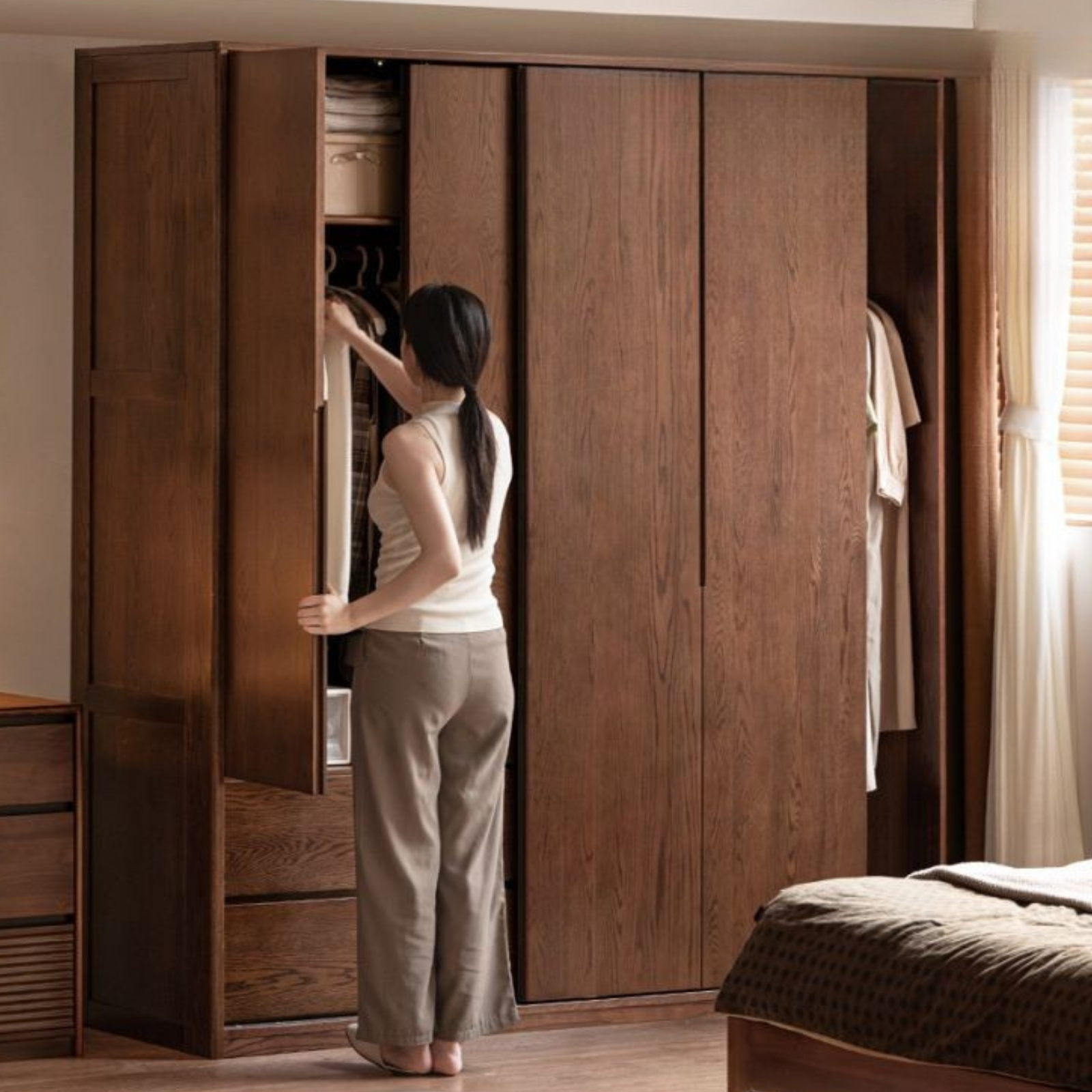 Oak Solid Wood Modern Style Wardrobe with Sliding Door