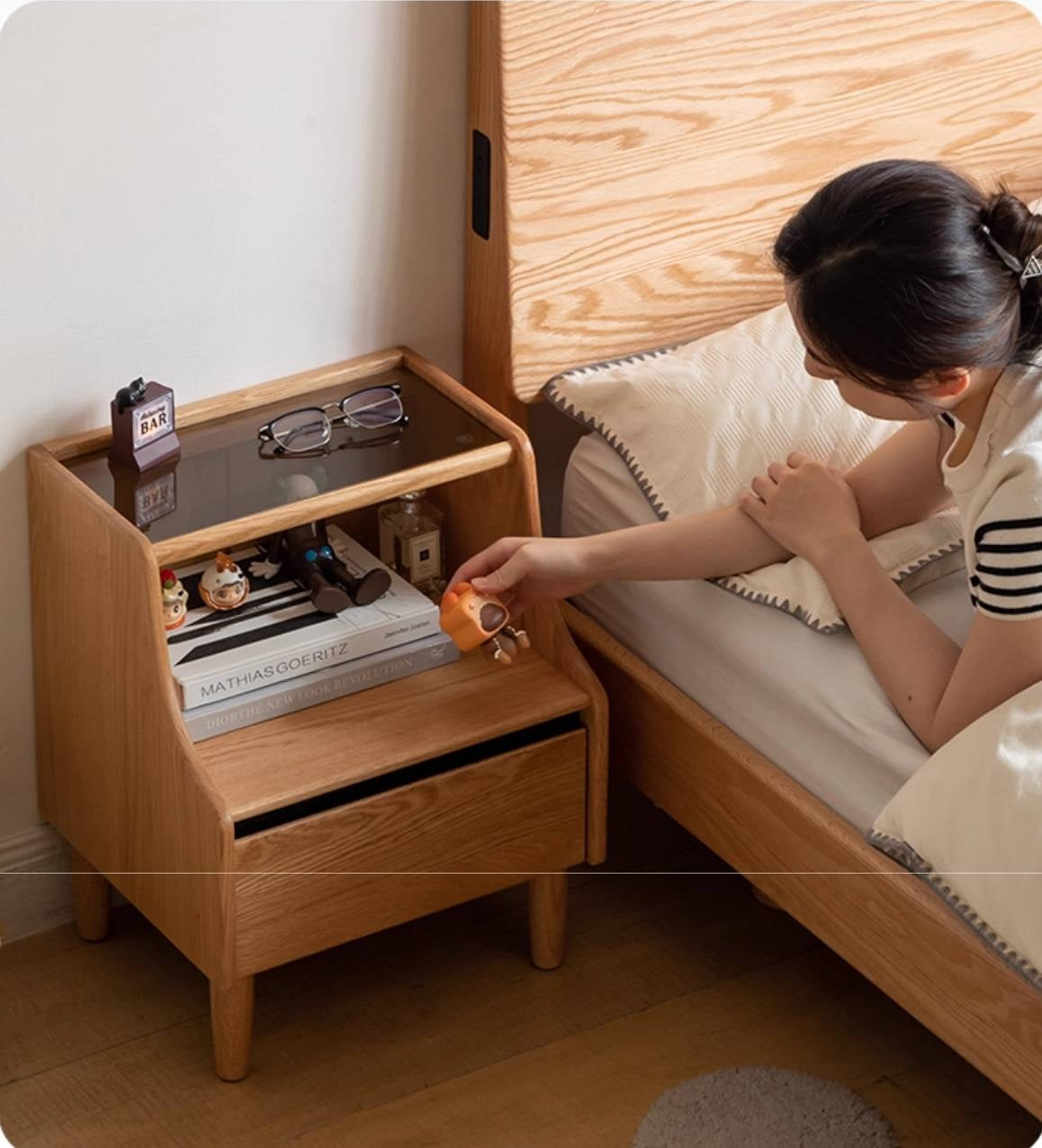 Solid RubberWood, Oak Solid Wood Nightstand with Glass Door with Storage