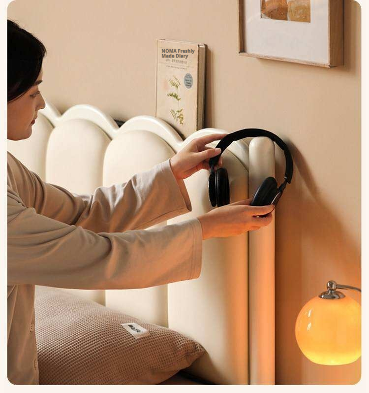 Rubberwood Solid Wood Upholstered Bed with Scalloped Headboard, French Cream Style