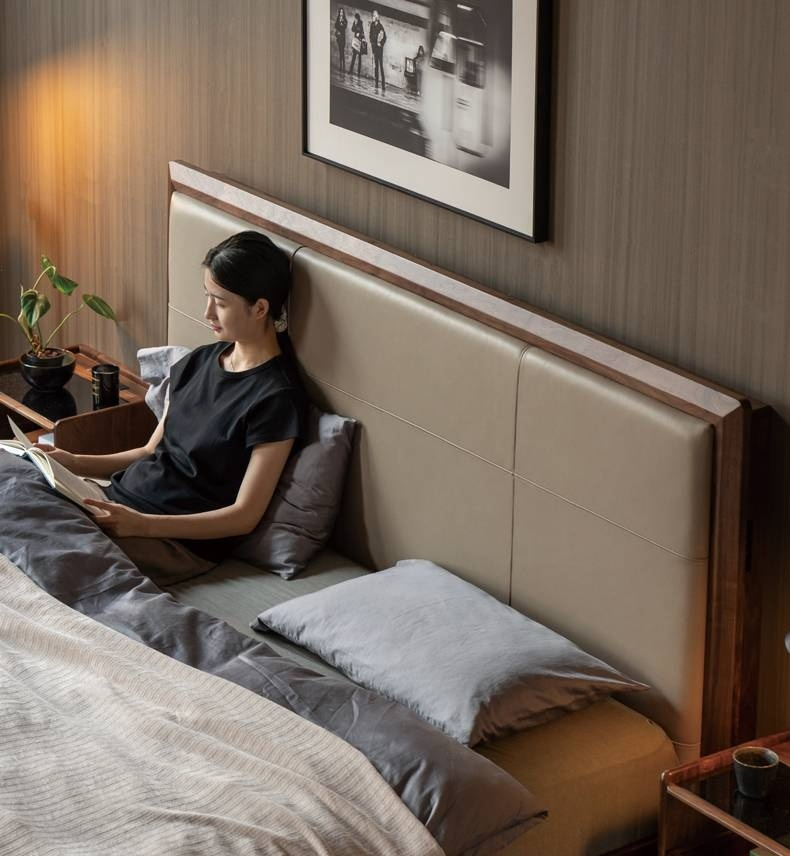 Black Walnut, Oak Solid Wood Italian Light Luxury Genuine Leather Soft Headboard Luminous Bed