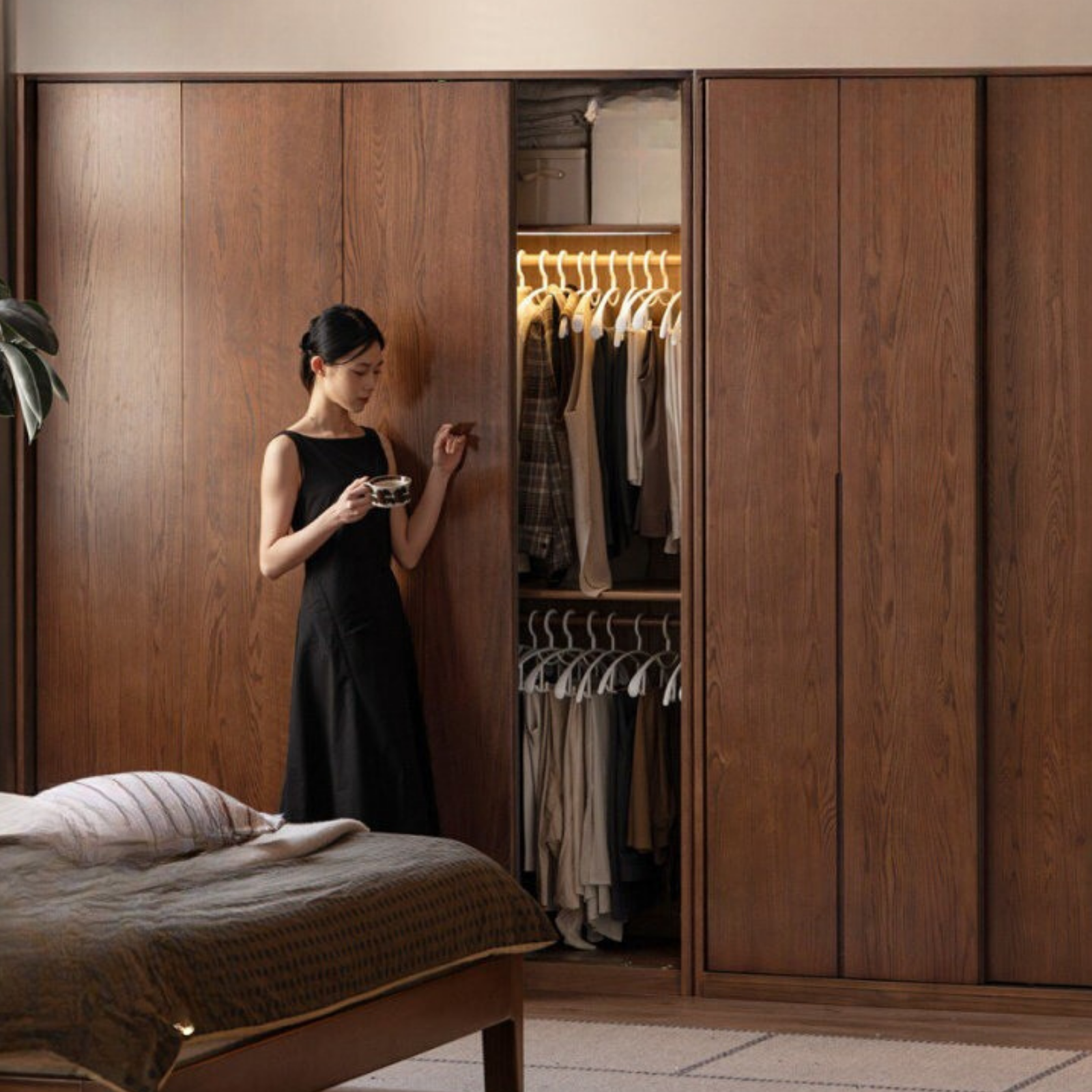 Oak Solid Wood Sliding Door Wardrobe.