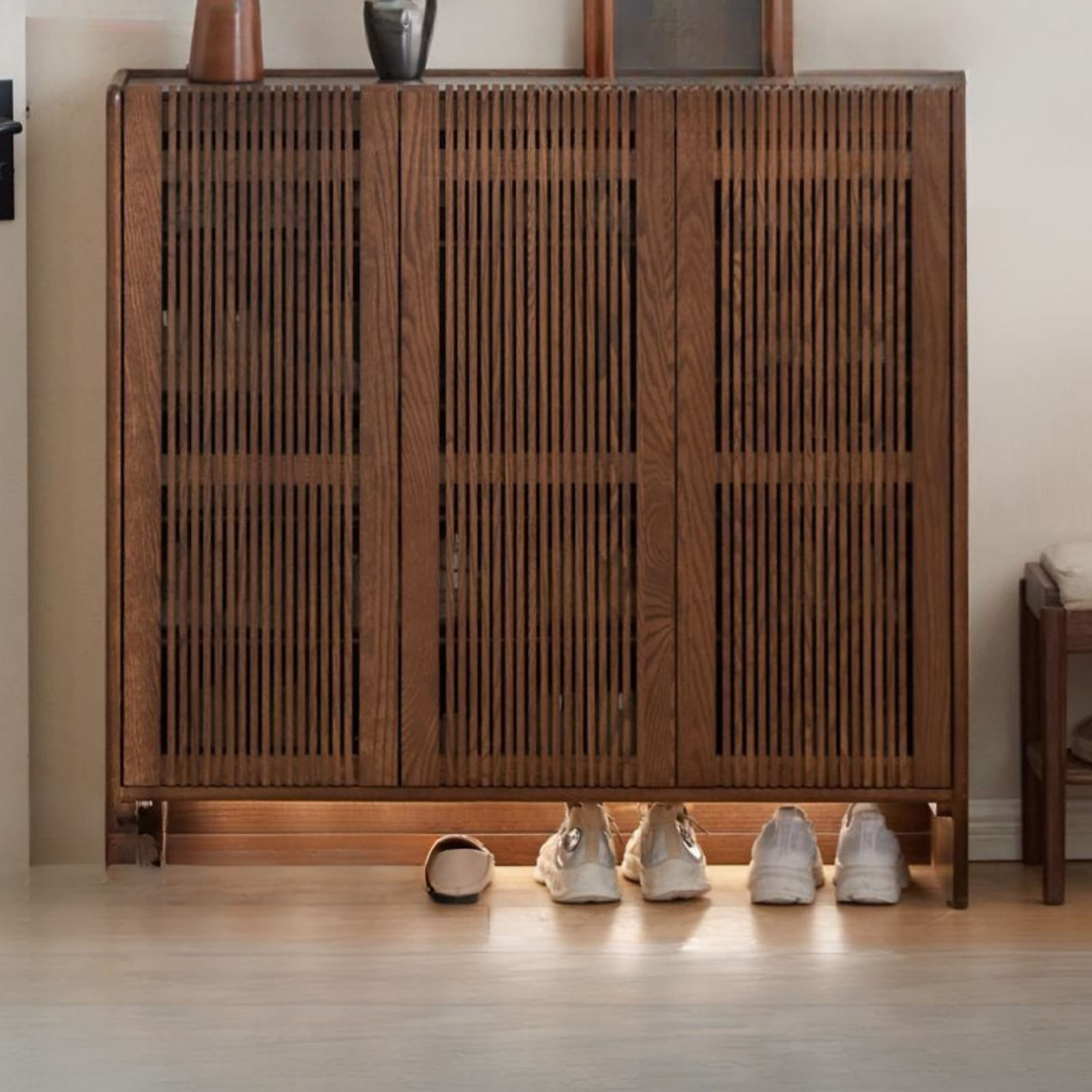 Oak Solid Wood Modern Slatted Shoe Cabinet with Ventilated Doors