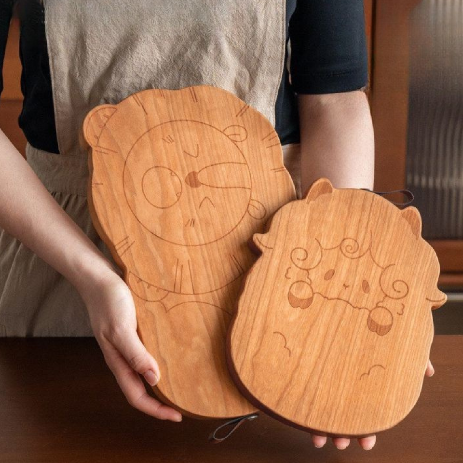 Cherry Solid Wood Pet-Shaped Cutting Board and Baby Food Plate