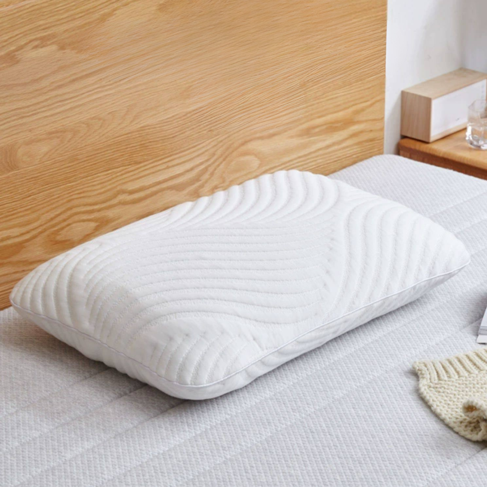 Natural Latex Sleep Pillow with Neck Support Design