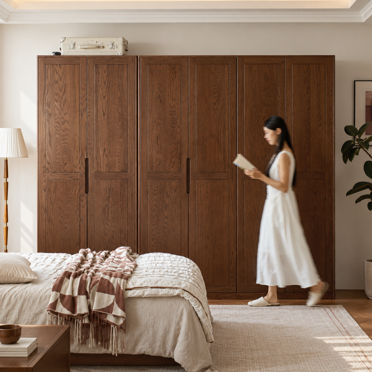 Oak Solid Wood Wardrobe with Recessed Groove Handles