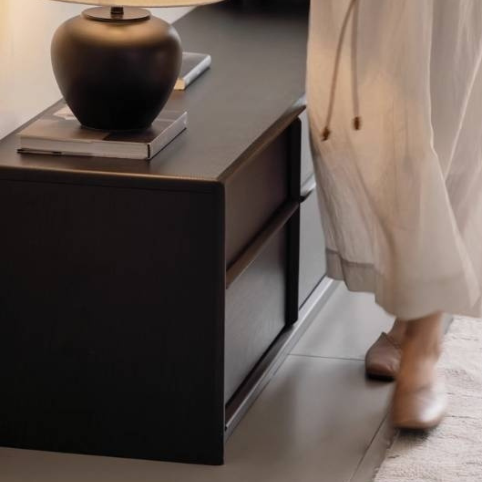 Oak Solid Wood Skeleton Line Modern TV Stand