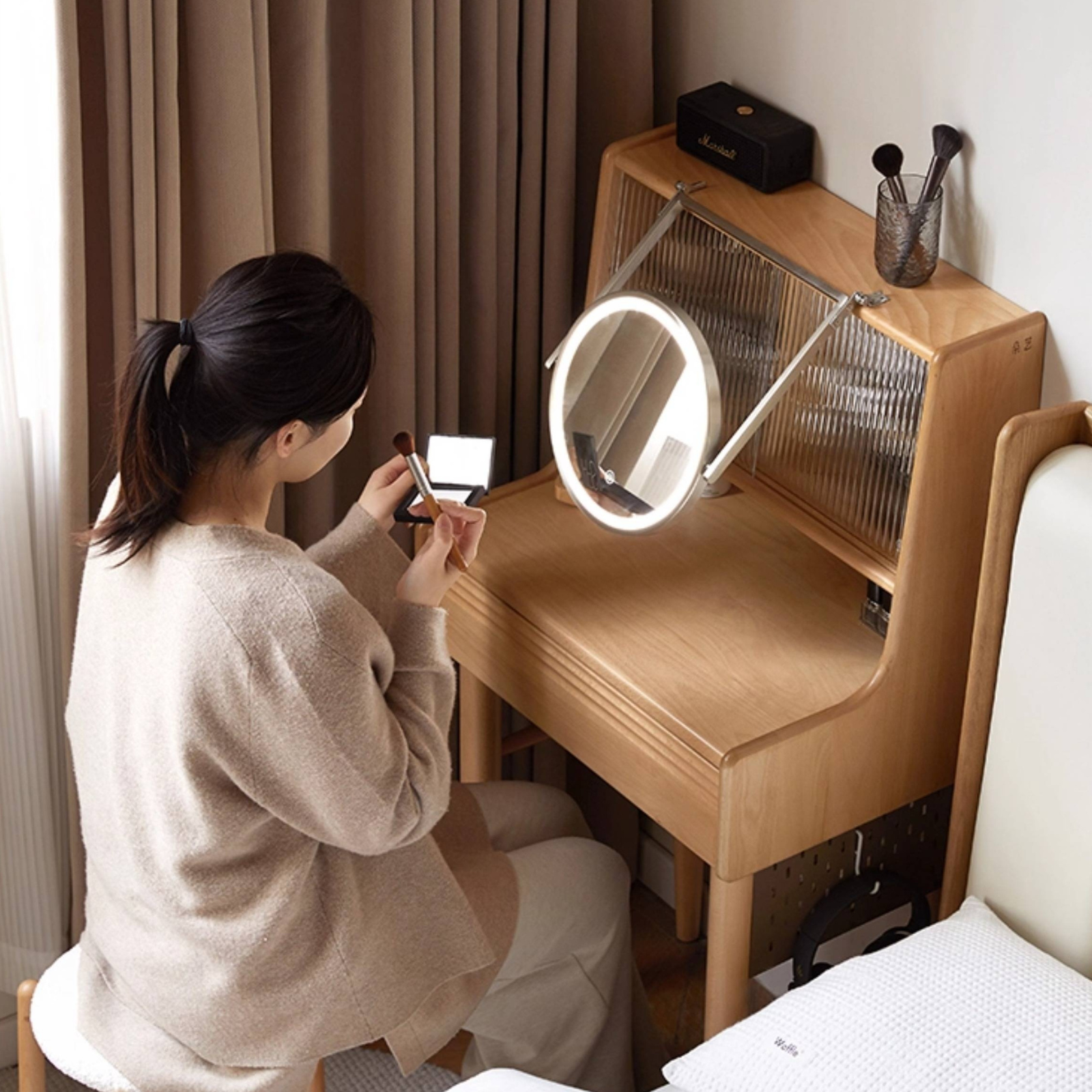 Beech Solid Wood Multifunctional Vanity Table Makeup