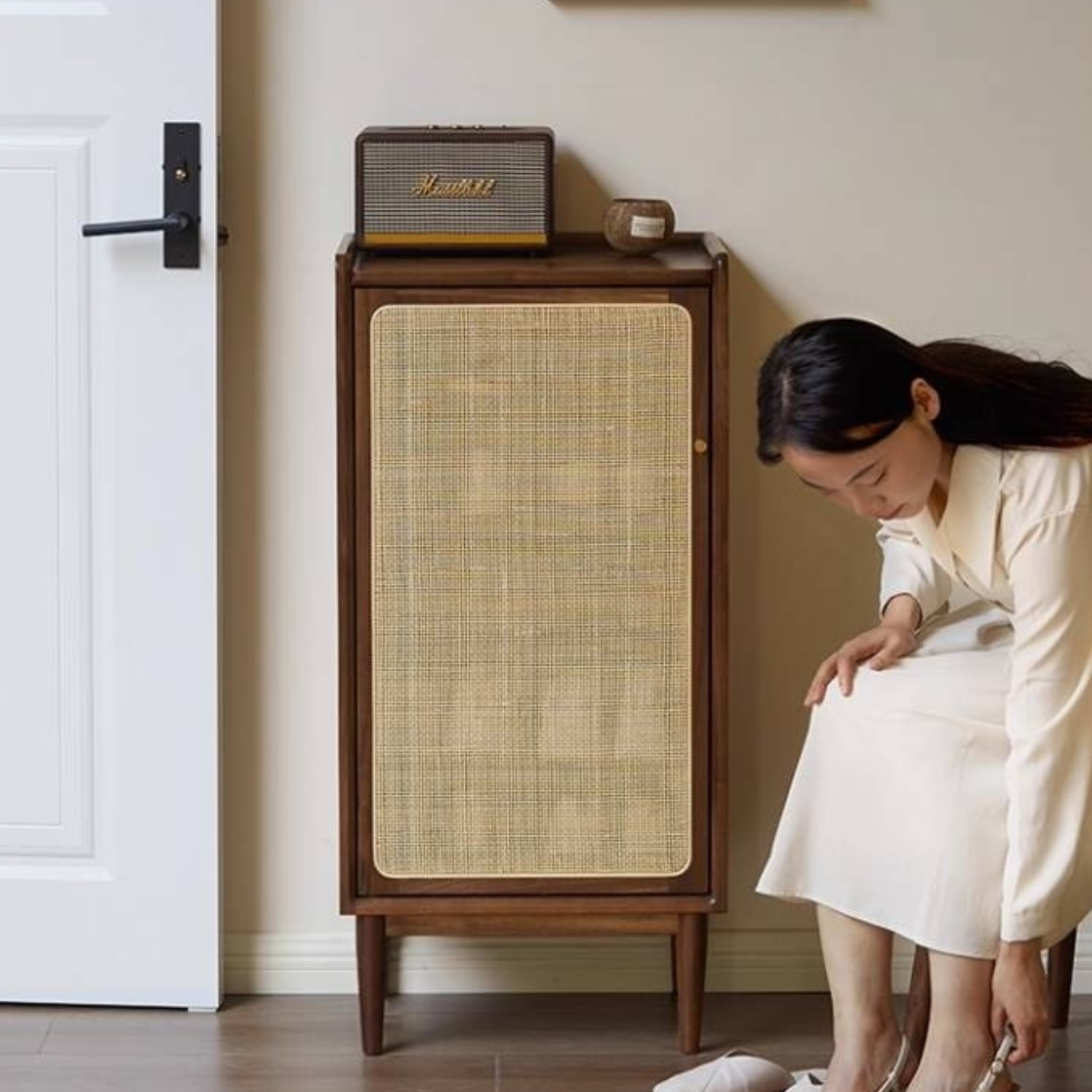 Oak Solid Wood Entrance Shoe Cabinet