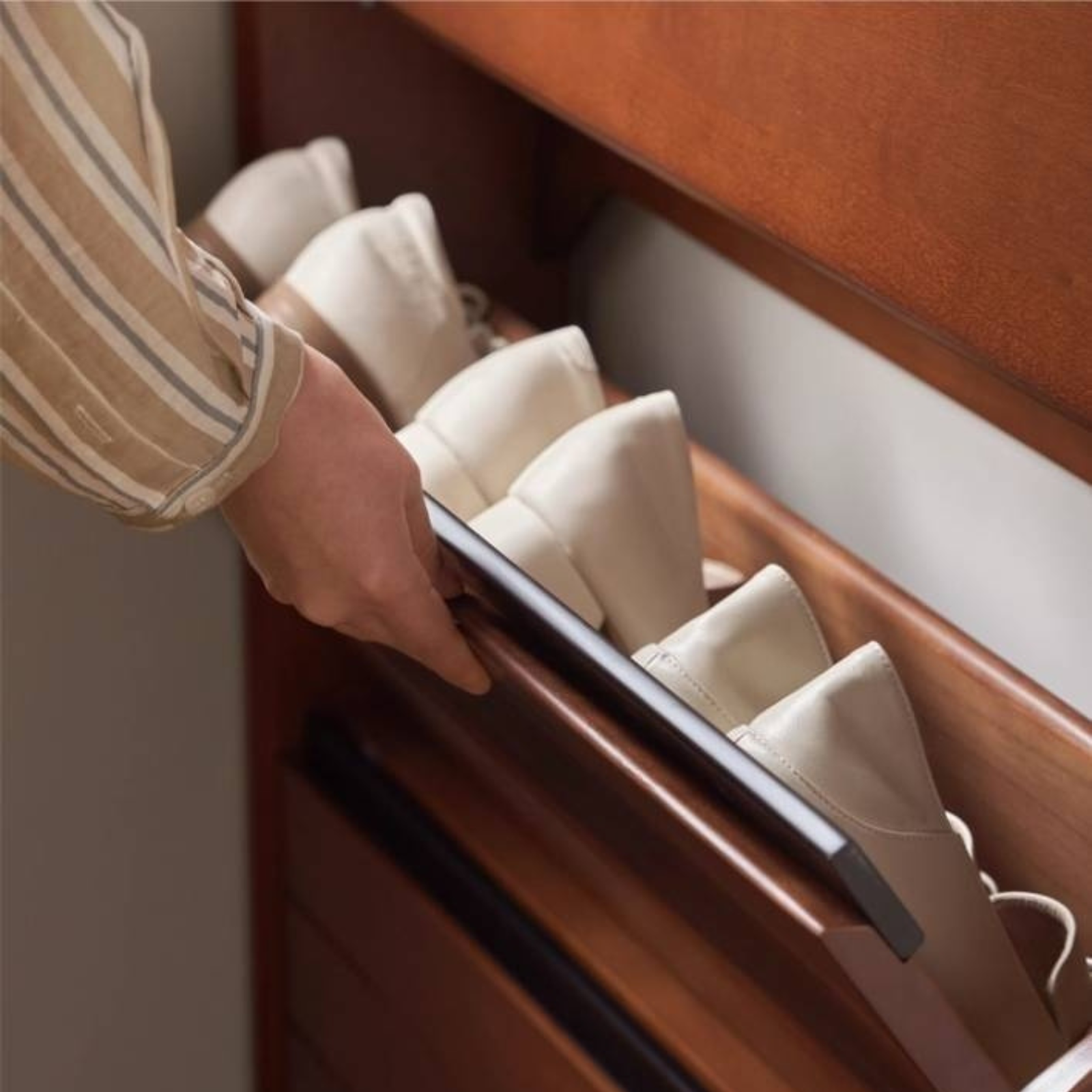 Poplar Solid Wood Middle-Age Ultra-Thin Shoe Cabinet