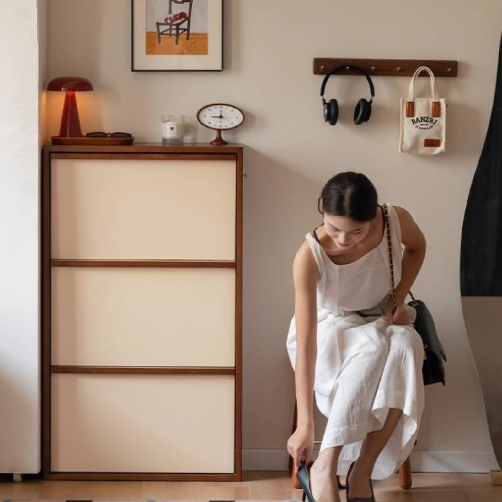 Poplar Solid Wood Middle Ages Style Shoe Cabinet