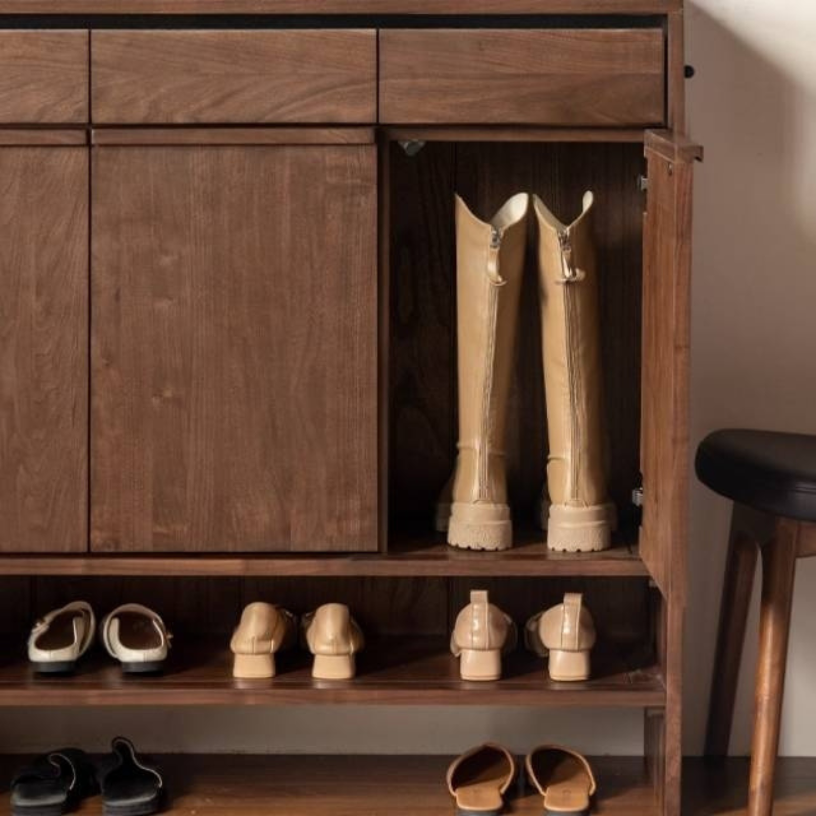 Black Walnut, Oak Solid Wood Italian Light Luxury Shoe Cabinet