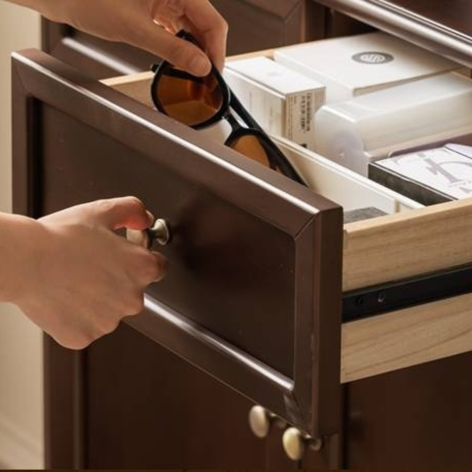 Poplar Solid Wood American Retro Shoe Cabinet