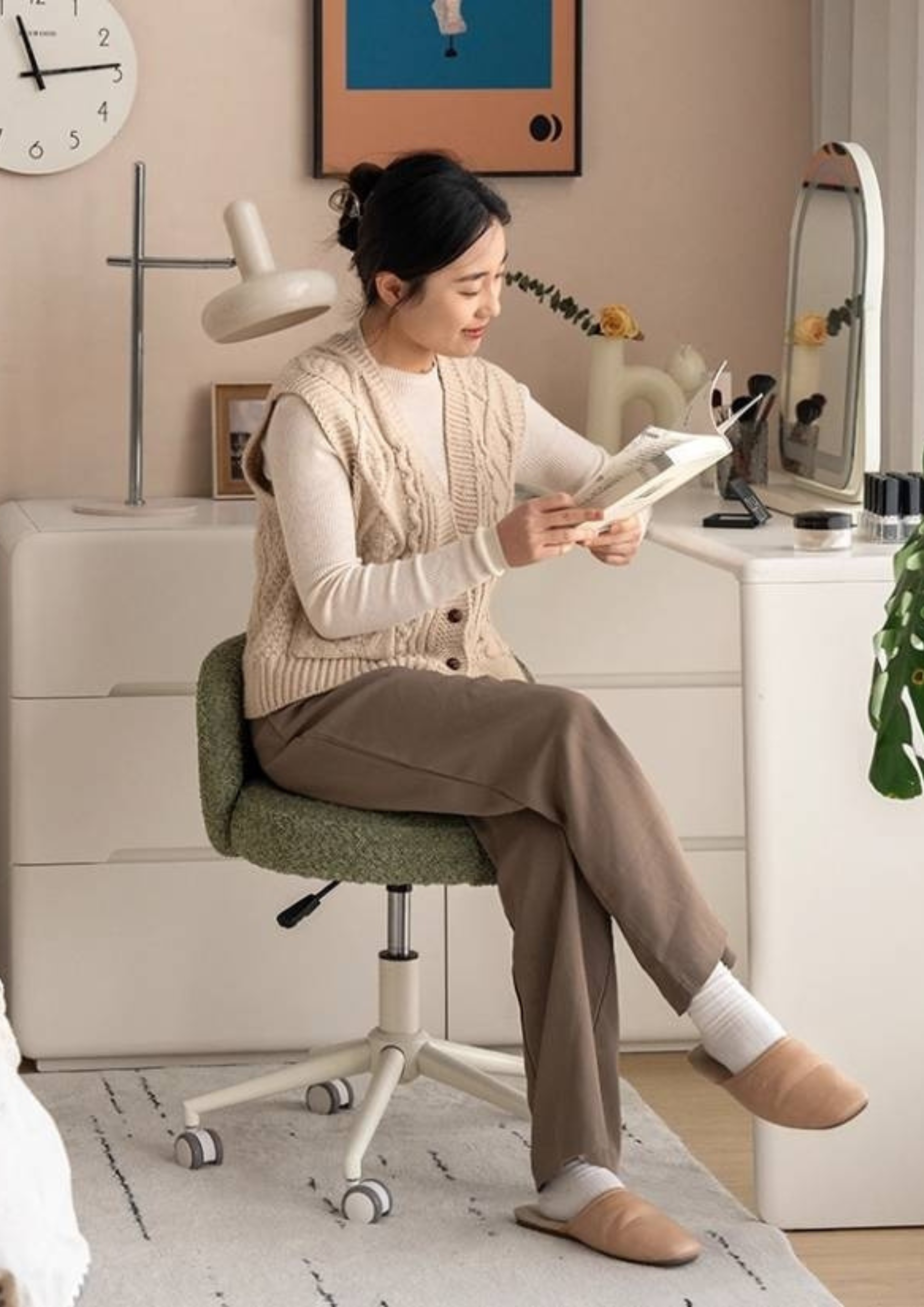 Modern Height Adjustable Makeup Chair