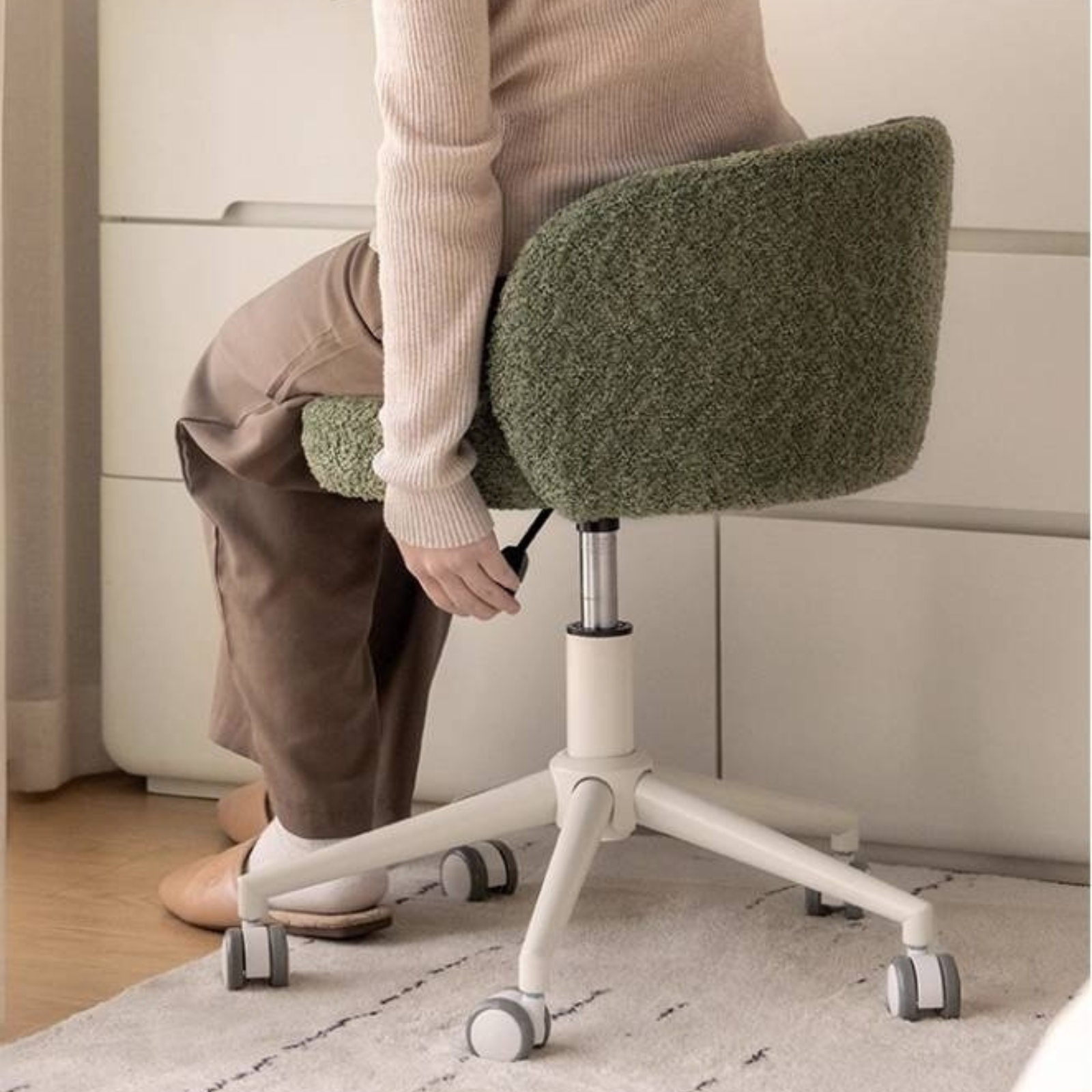 Modern Height Adjustable Makeup Chair