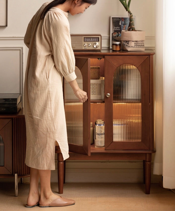 нет Poplar Solid Wood Side Cabinet French Retro Glass With Lights