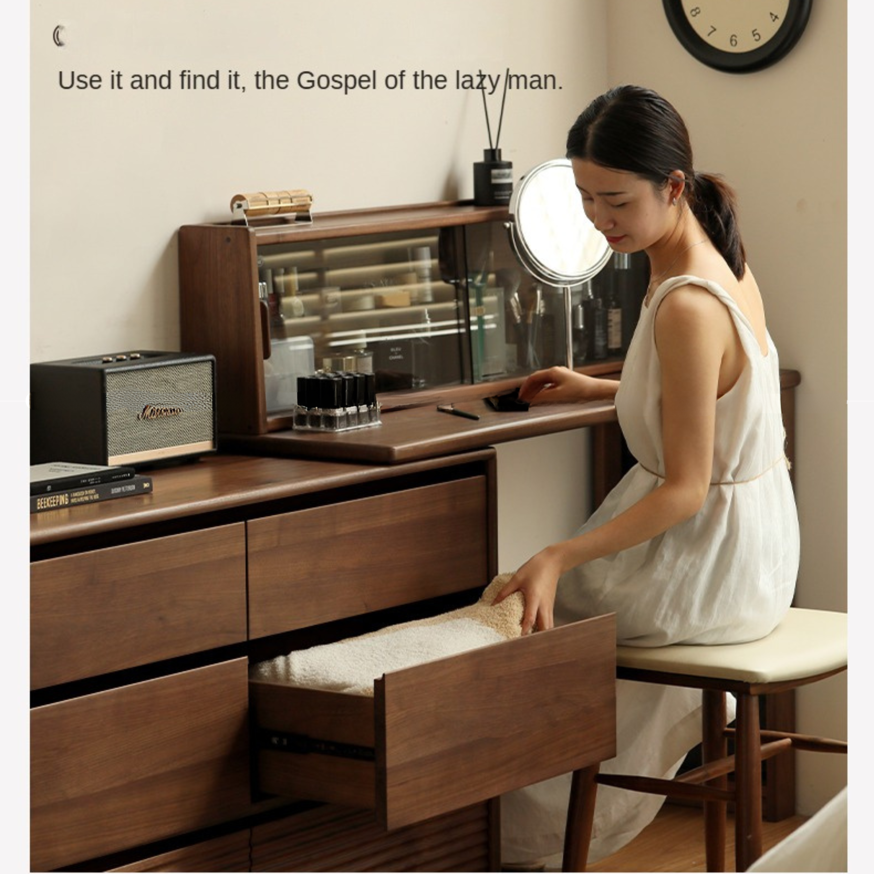 Black Walnut, Sandawood Light Luxury Retractable Vanity Table.