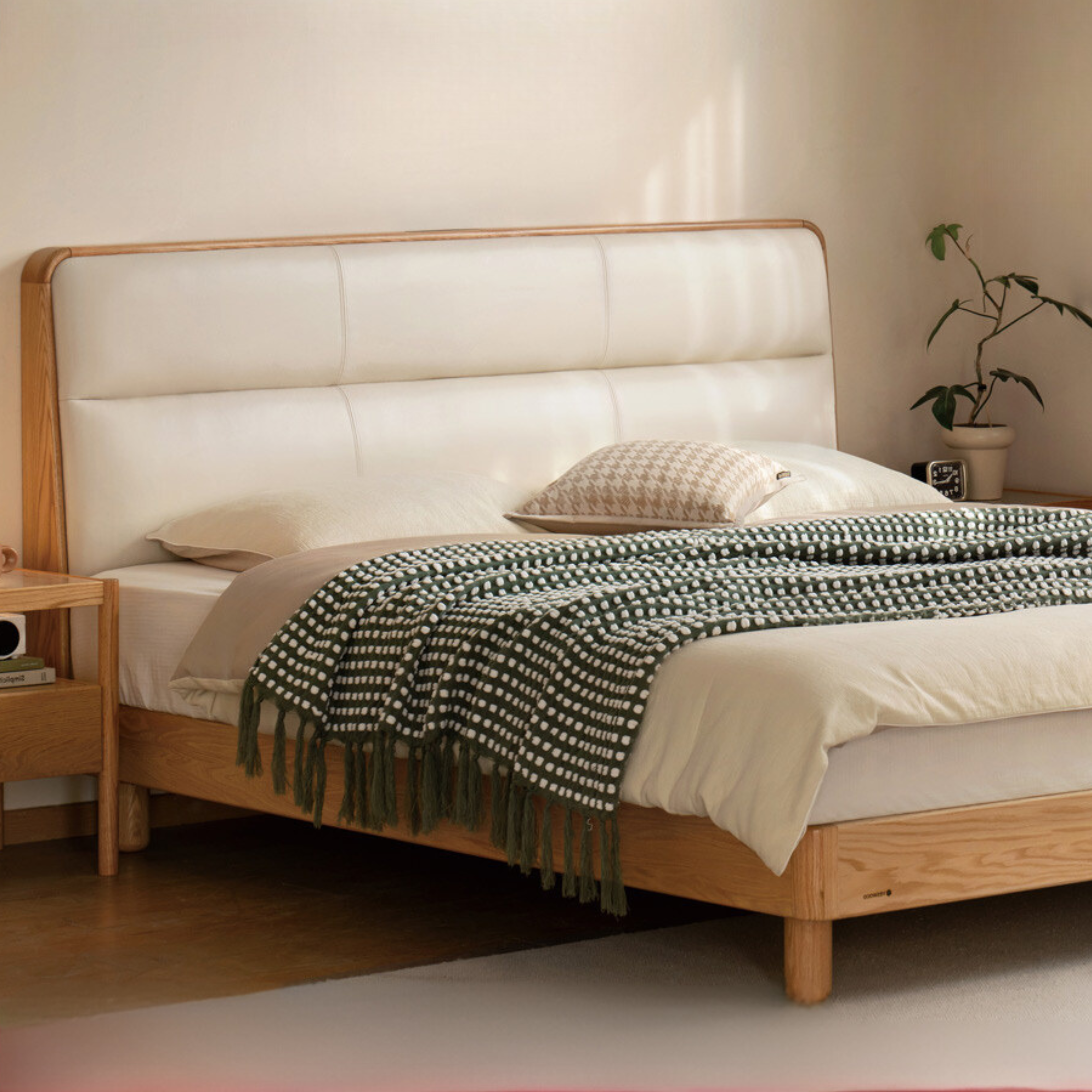 Oak, Ash solid wood genuine leather soft bed