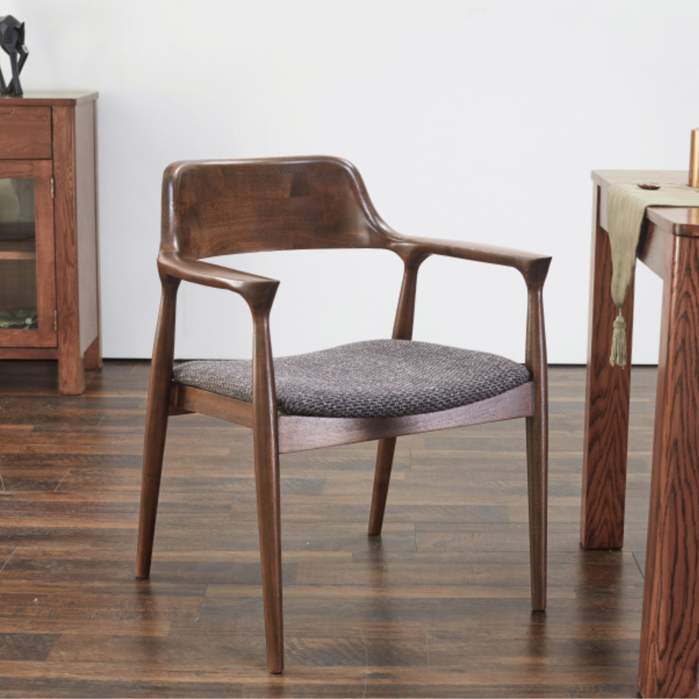 Ash Solid Wood Elegant Armchair