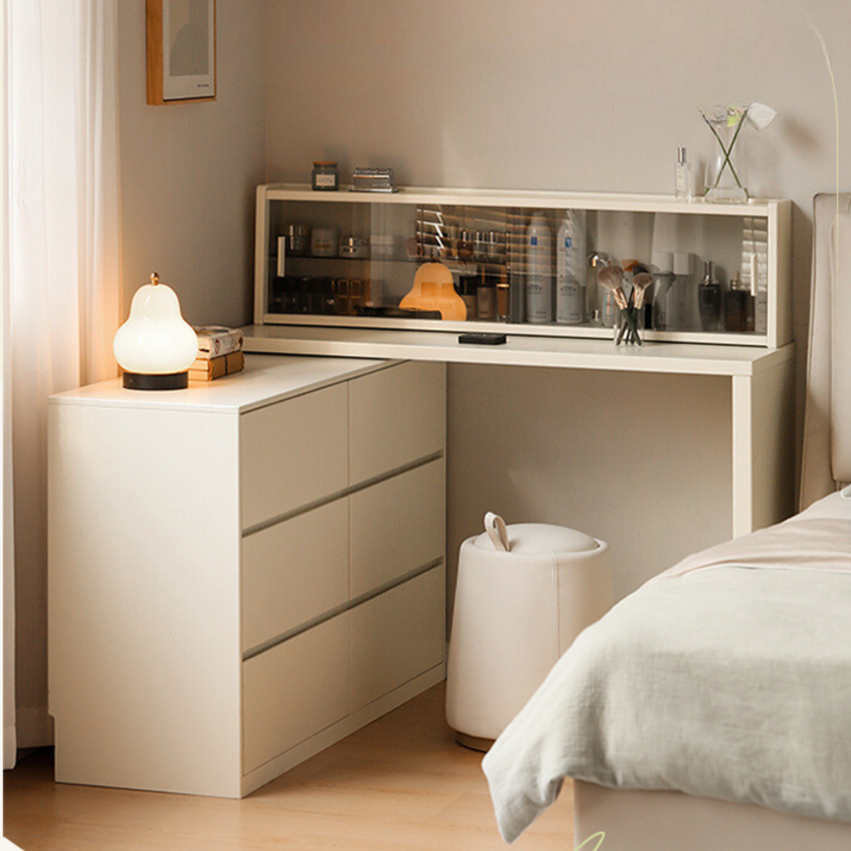 Solid Rubberwood Cream Style Dressing Table Integrated Drawer.